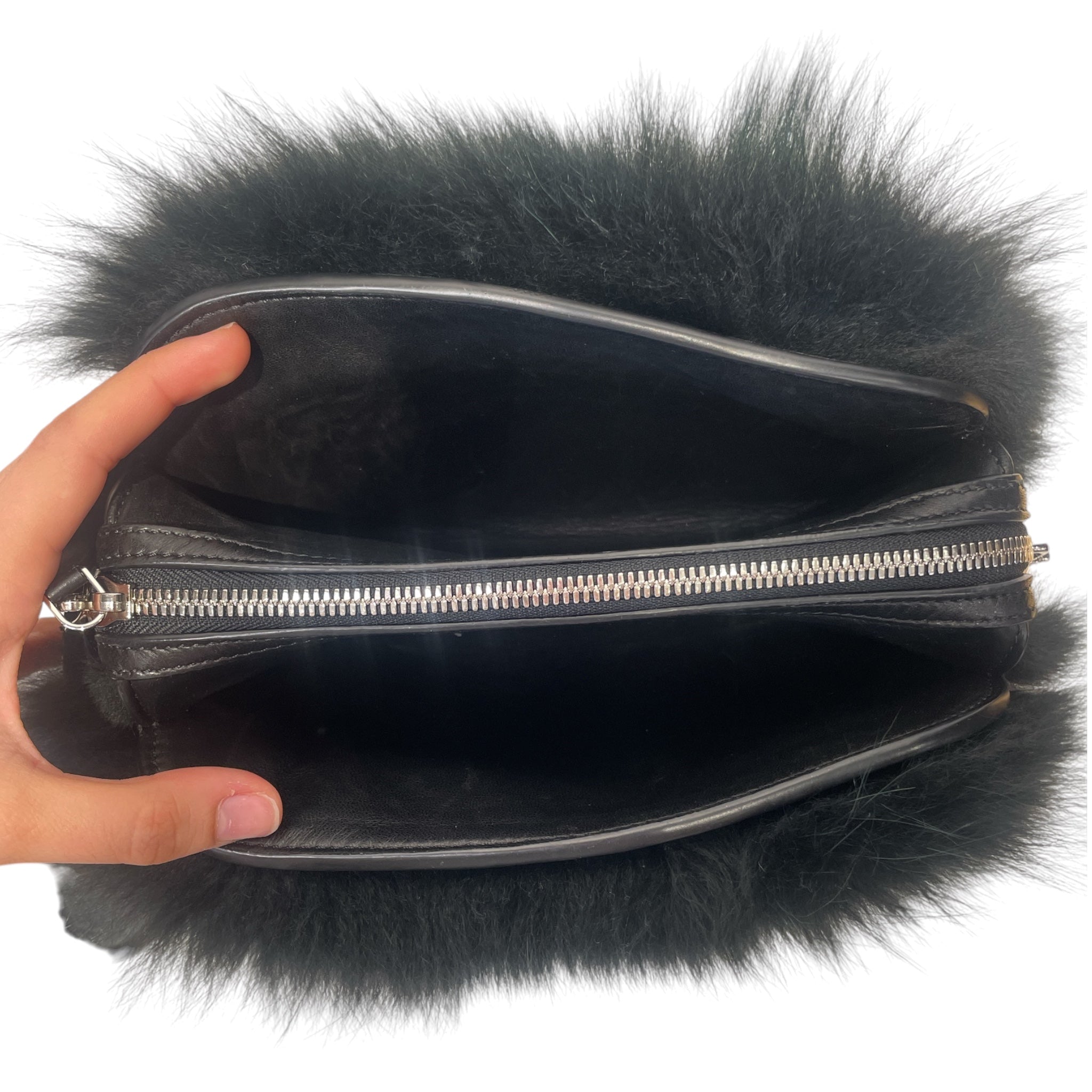 LOUIS VUITTON/Bag/Fur/GRN/PREFALL 2012/FOX FUR view 3