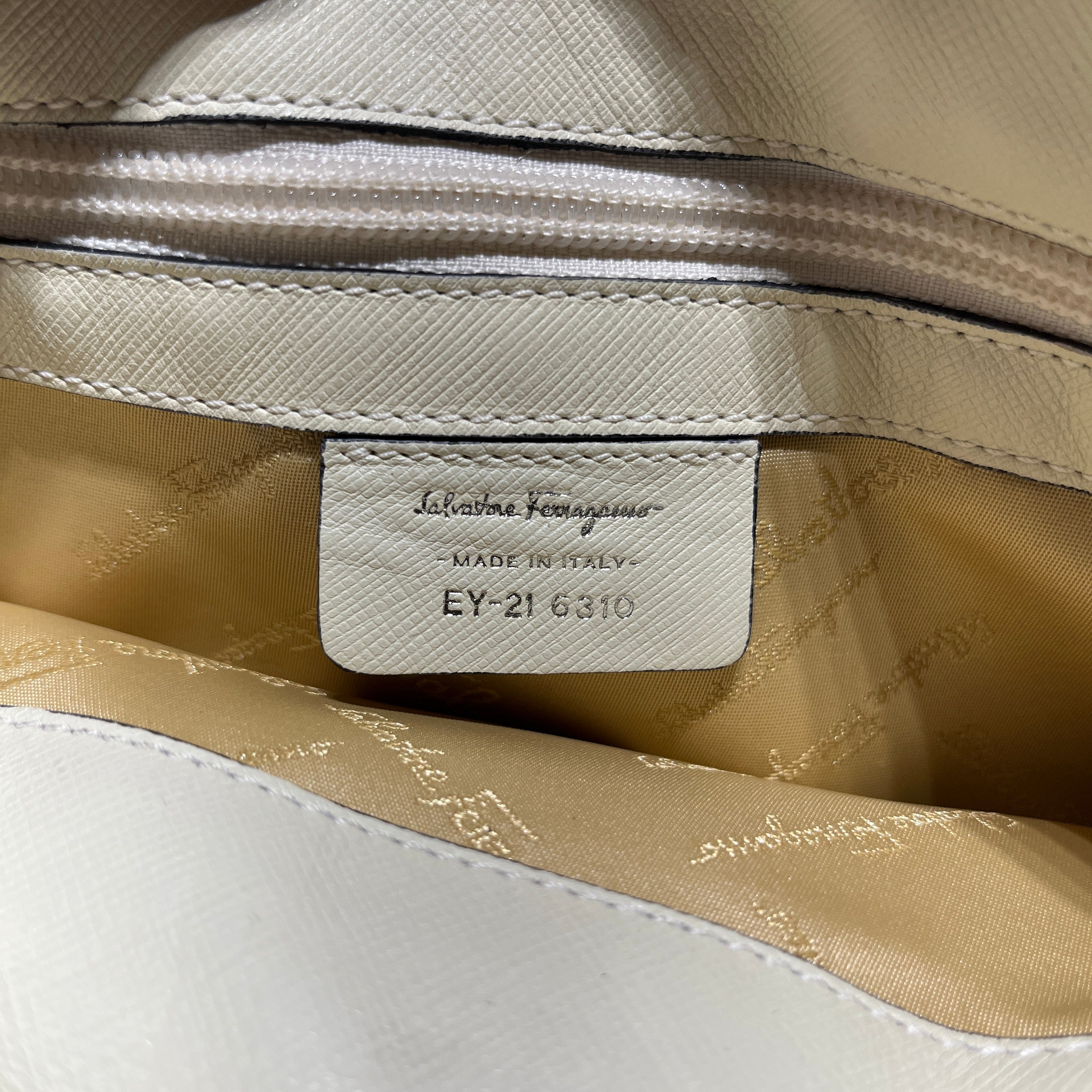 Salvatore Ferragamo/Tote Bag/Leather/WHT/RATTAN BUCKLE MINI TOTE view 5