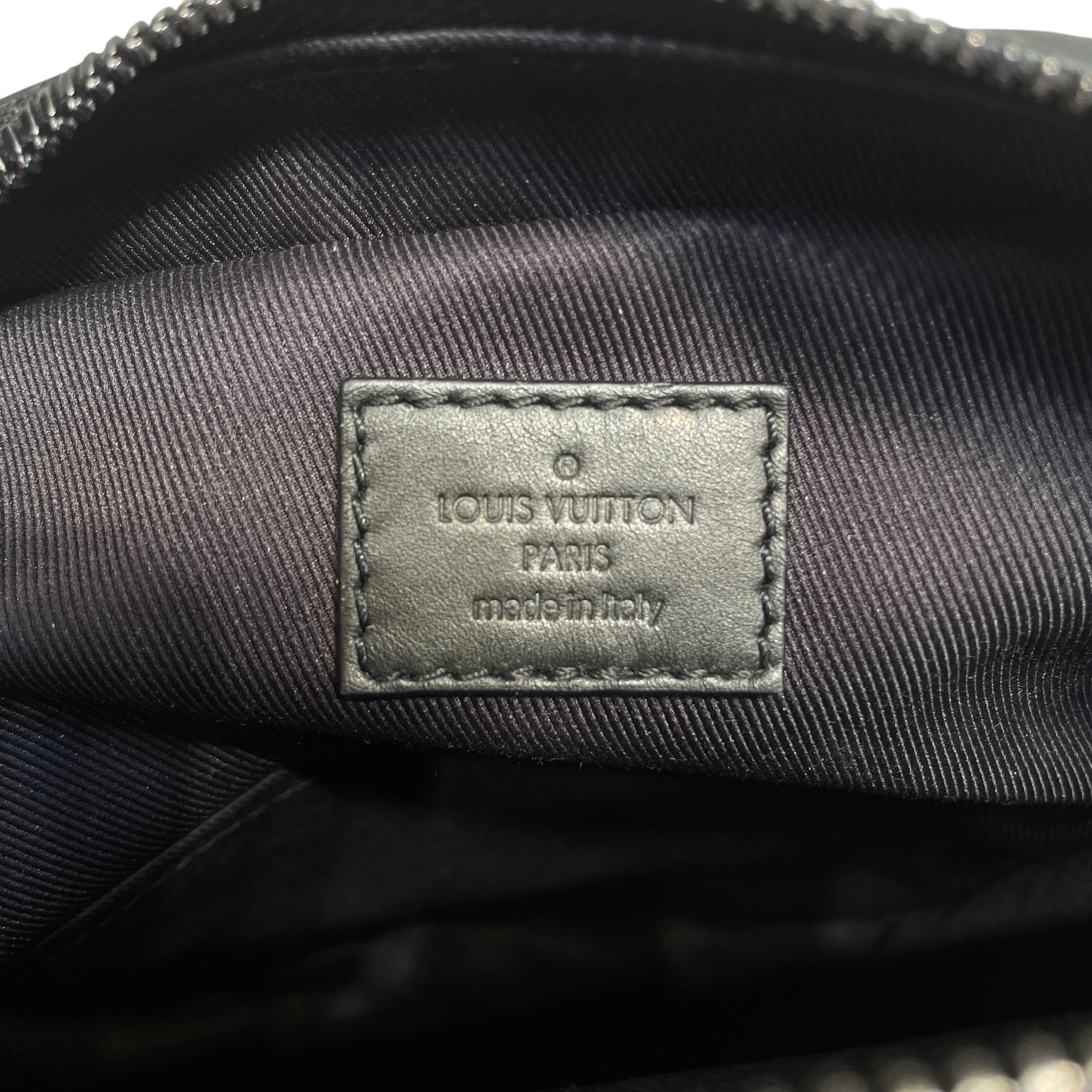 LOUIS VUITTON/Cross Body Bag/Monogram/Leather/BLK/Danube view 5
