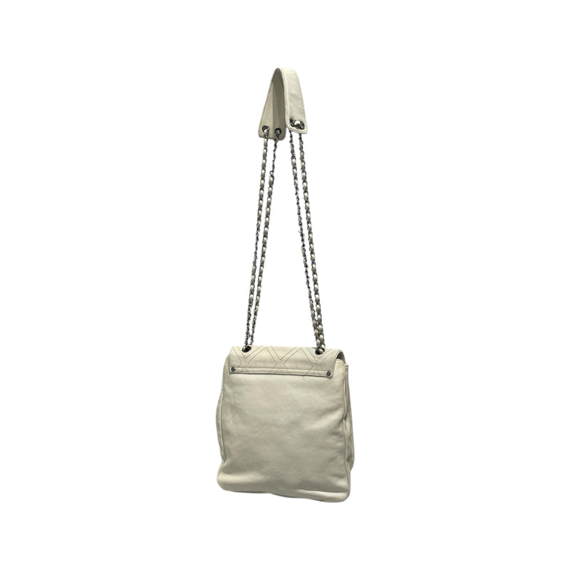 CHANEL/Cross Body Bag/Leather/WHT/CLASSIC FLAP