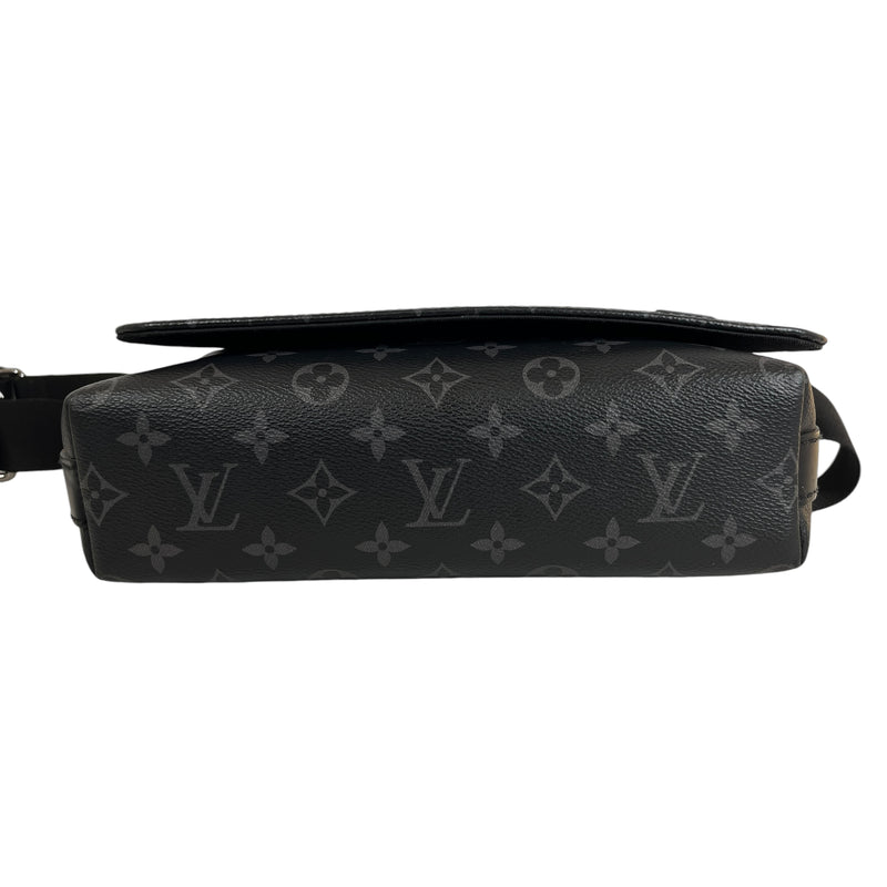 LOUIS VUITTON/Cross Body Bag/Monogram/Leather/BLK/District Messenger Bag