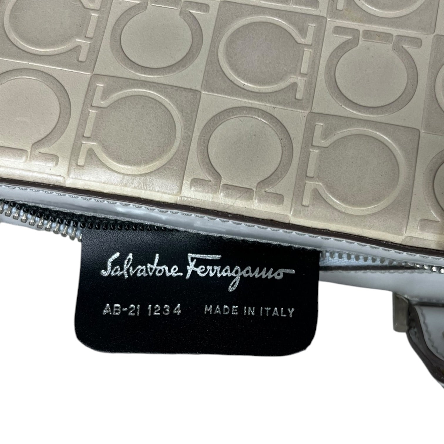 Salvatore Ferragamo/Bag/Monogram/Leather/CRM/TWO-TONE MONOGRAM BAG view 7
