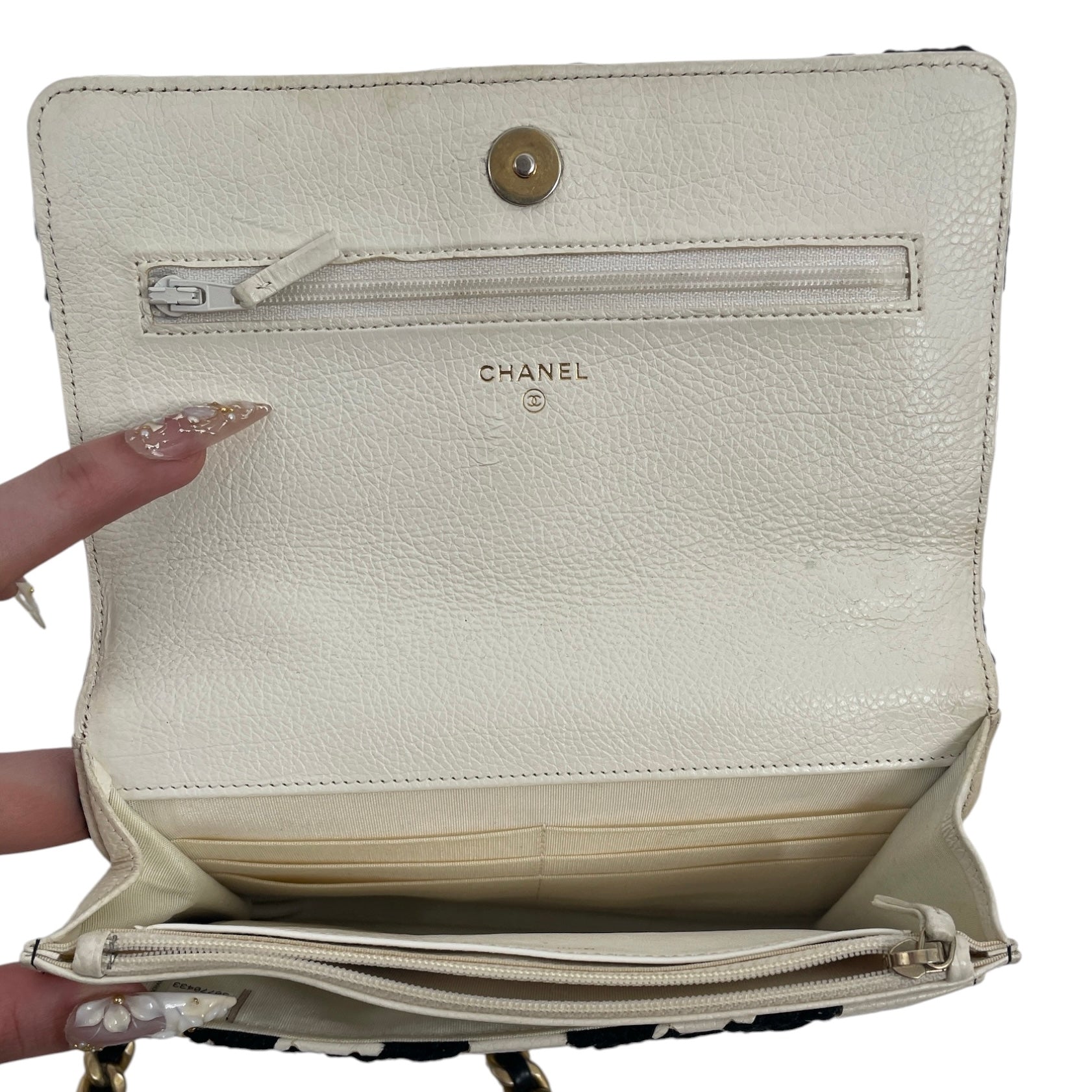 CHANEL/Cross Body Bag/Stripe/Leather/CRM/calfskin crochet blk criscros view 5