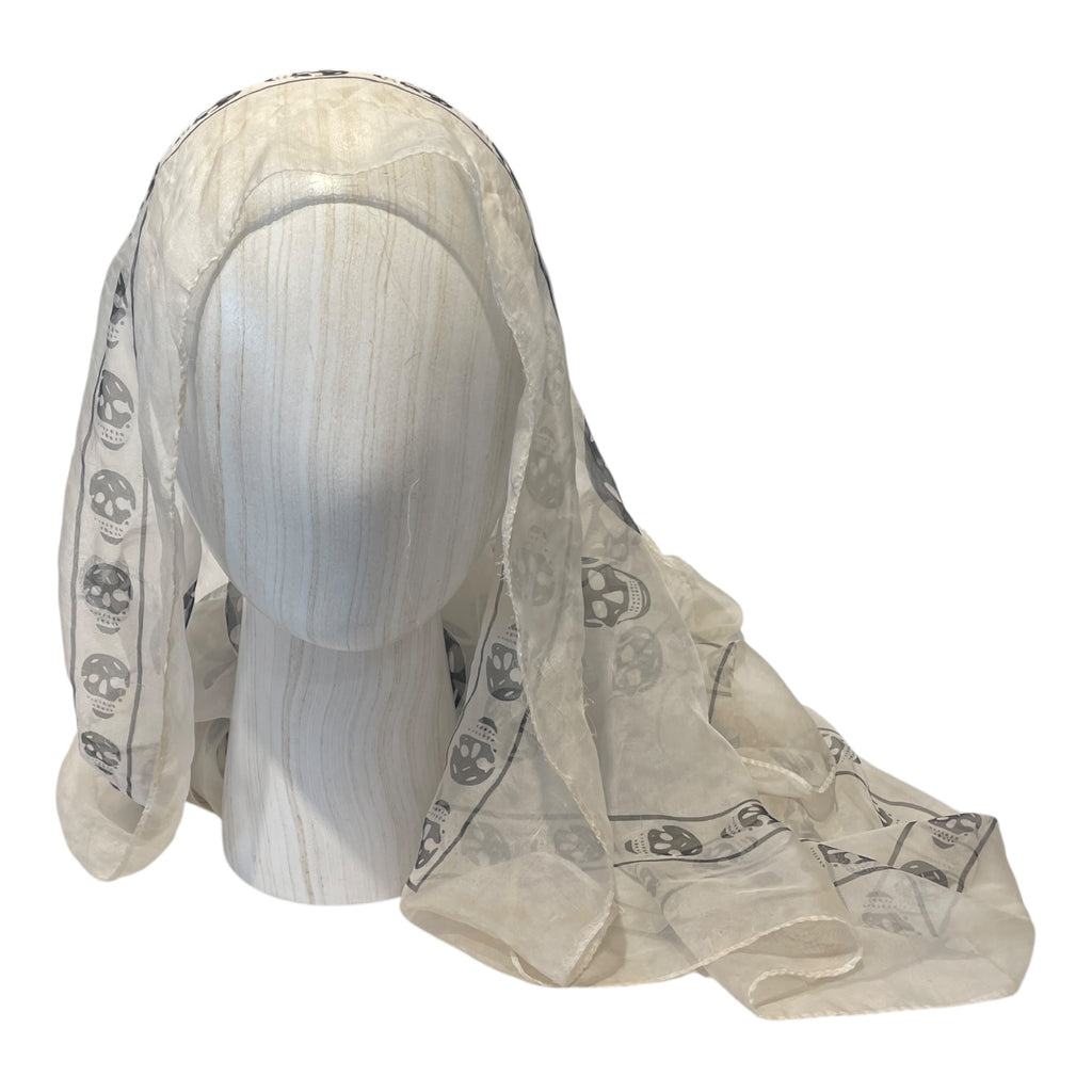 【関税&送料込】Alexander Mcqueen Foulard Women's Classic Skull Foulard in Pink | Alexander McQueen US