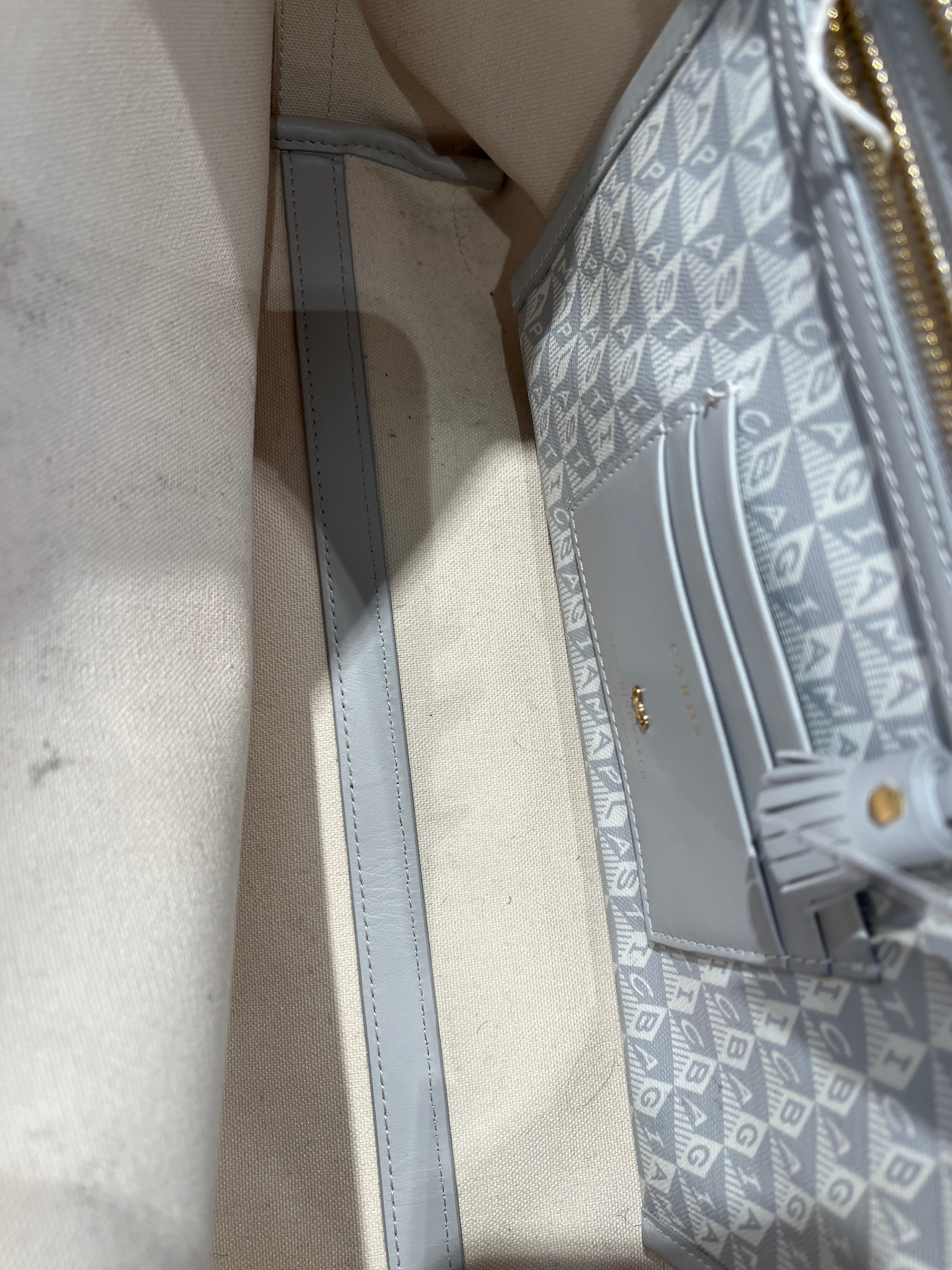 ANYA HINDMARCH/SMILEY FACE/Tote Bag/All Over Print/Leather/GRY/i am a plastic bag wink face view 4