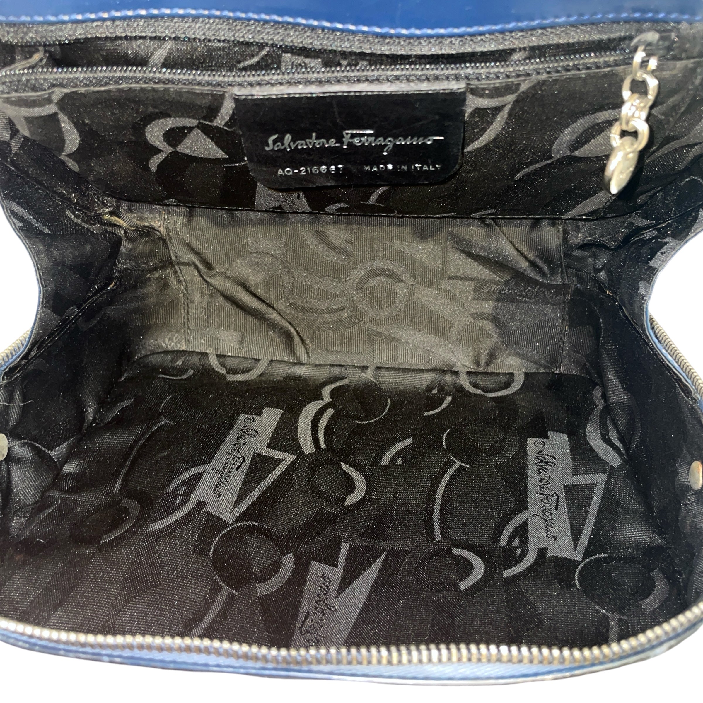 Salvatore Ferragamo/Cross Body Bag/Leather/BLK/Leather Silver Camera Bag view 4