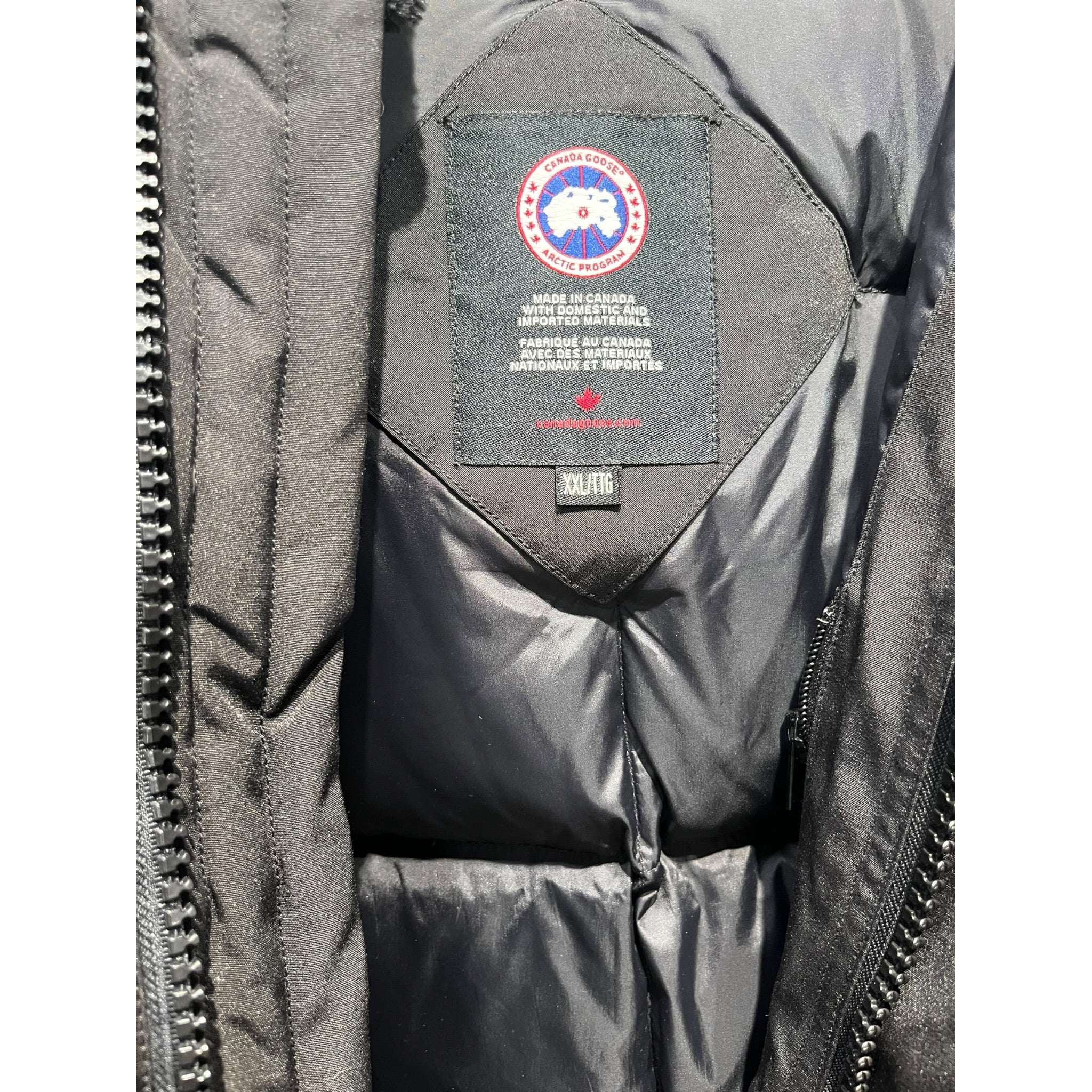 CANADA GOOSE/Coat/M/Nylon/BLK/logo on fornt view 4
