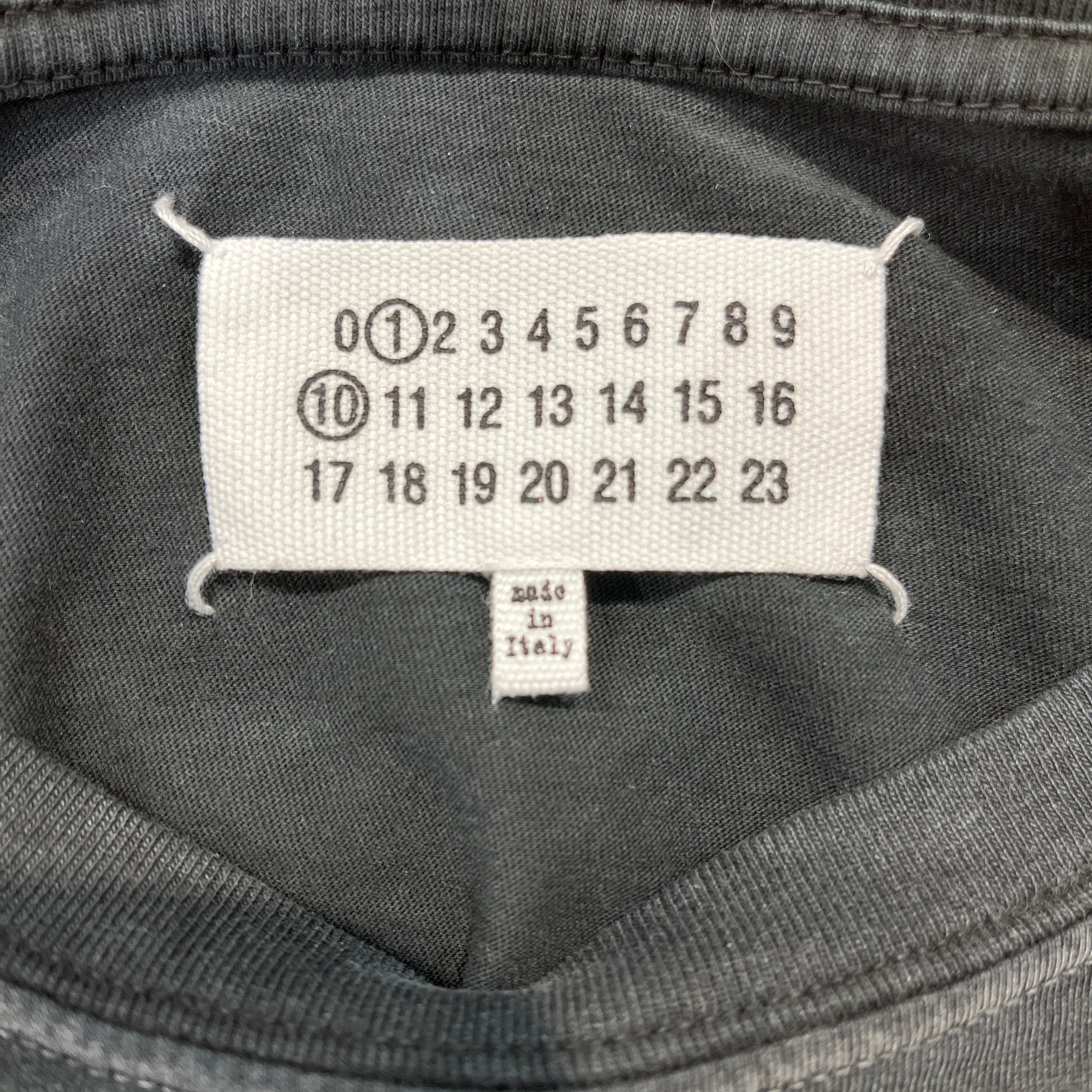 Maison Margiela/T-Shirt/XL/Cotton/BLK/Upsidedown Logo view 3