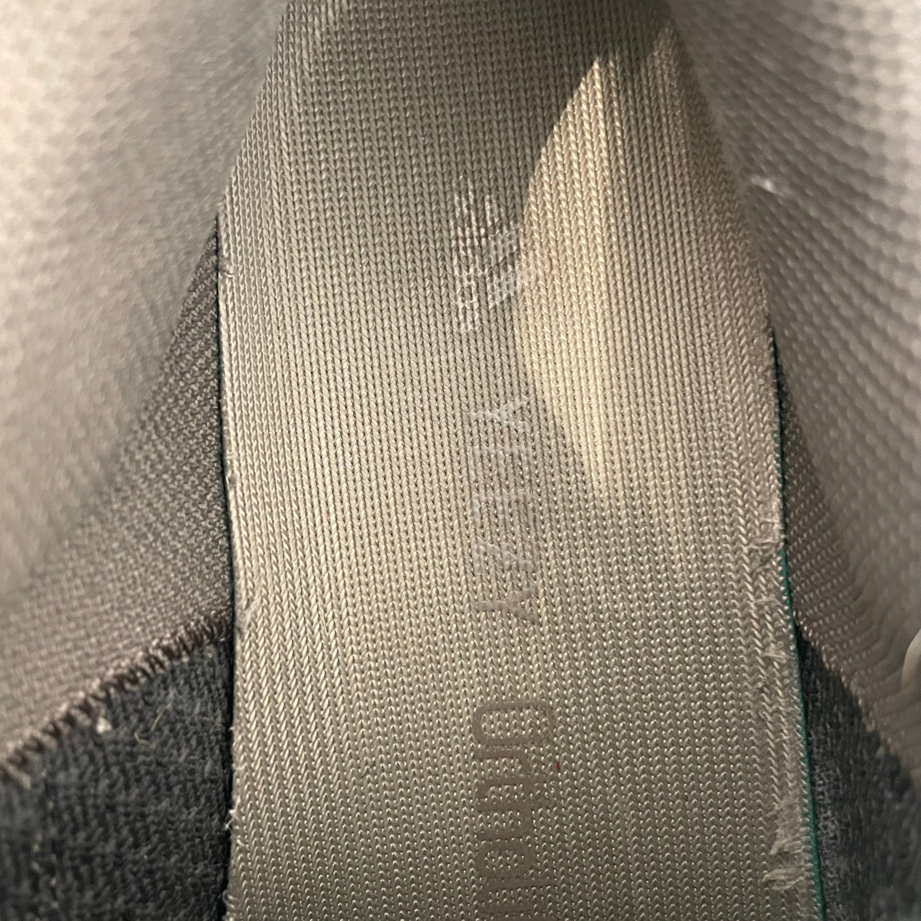 adidas/YEEZY BOOST 700 V2/Low-Sneakers/US 7/Leather/BRW/EG6860 view 3