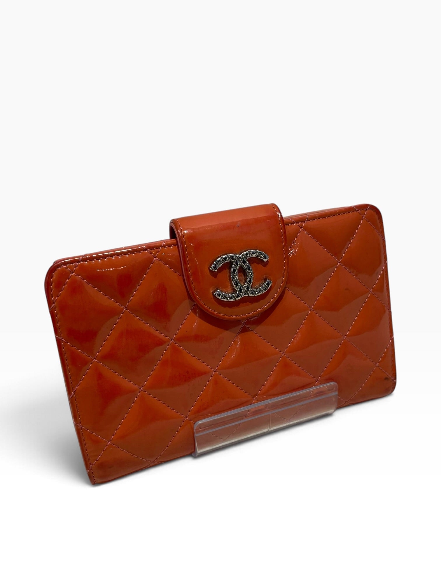 CHANEL/Wallet/Leather/ORN/L's/diamond quilted patent view 1