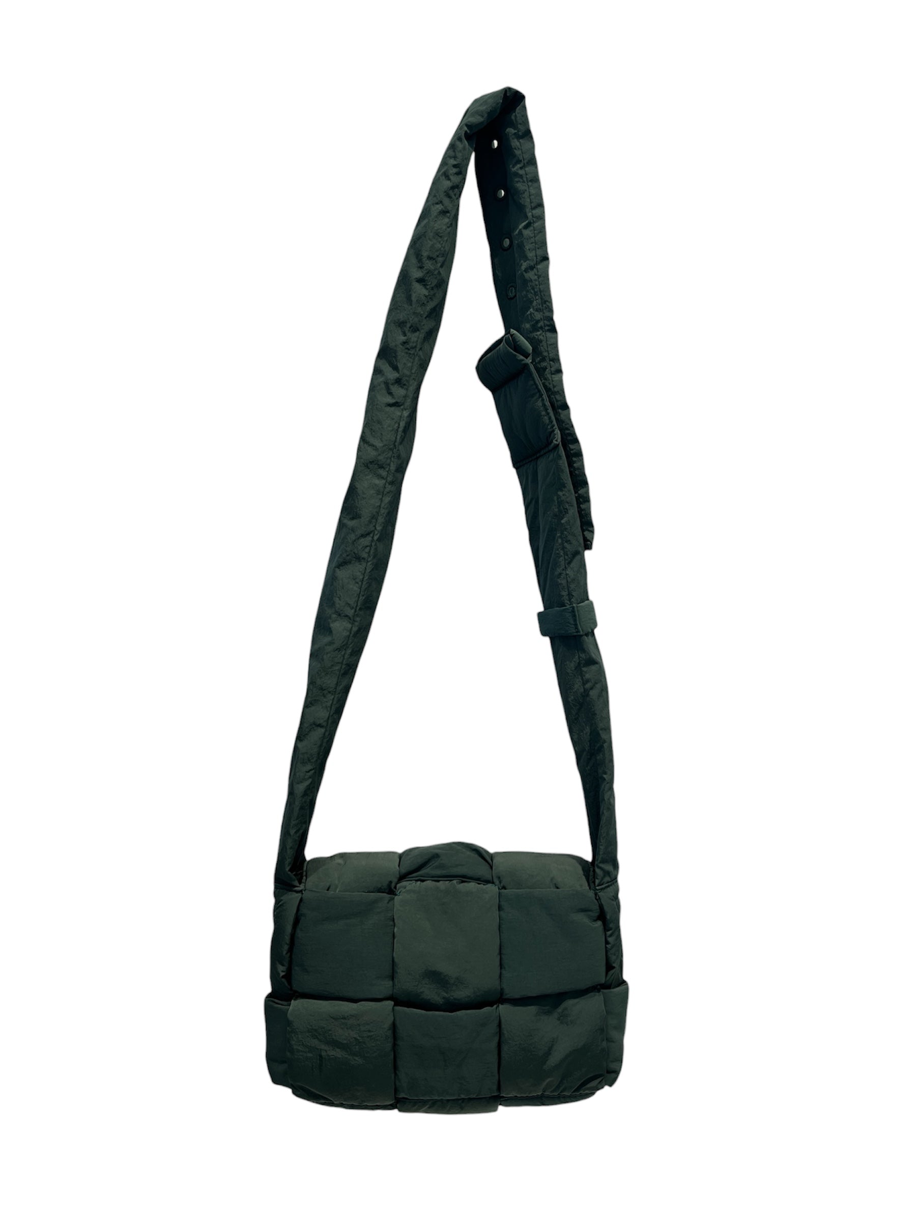 BOTTEGA VENETA/Bag/Nylon/GRN/PADDED TECH CASSETTE BAG view 2