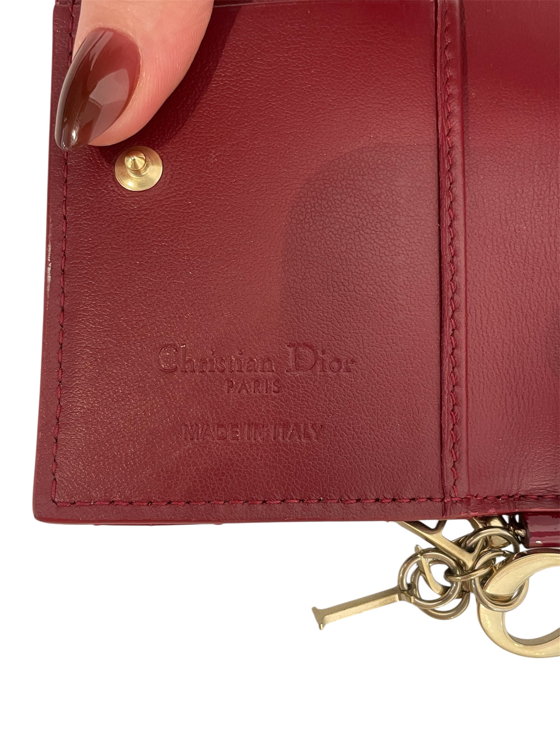 Christian Dior/Bifold Wallet/Leather/RED/PATENT CHARM WALLET view 5