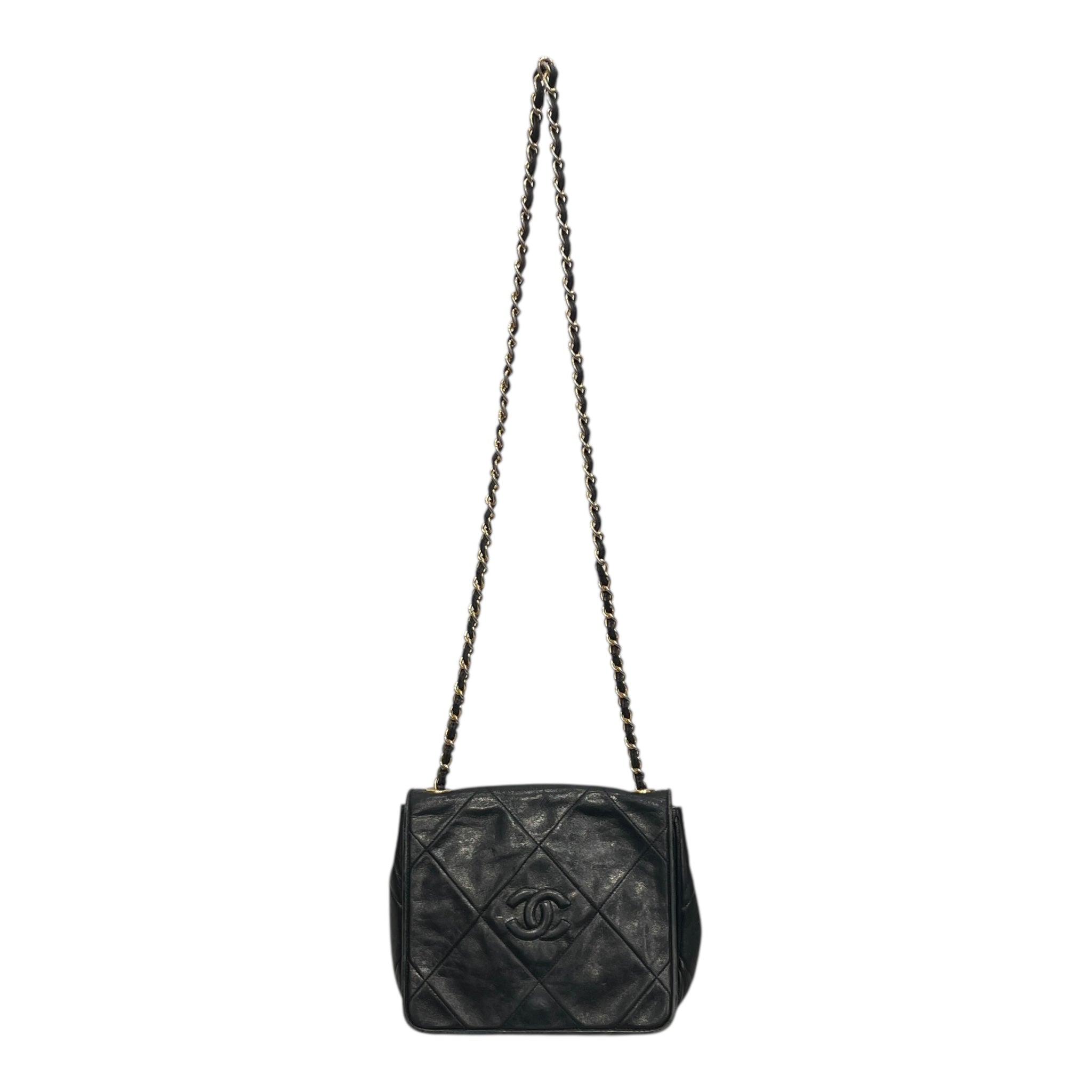 CHANEL/Vintage/Cross Body Bag/Leather/BLK/DIAMOND STITCH/LEATHER FLAP view 1