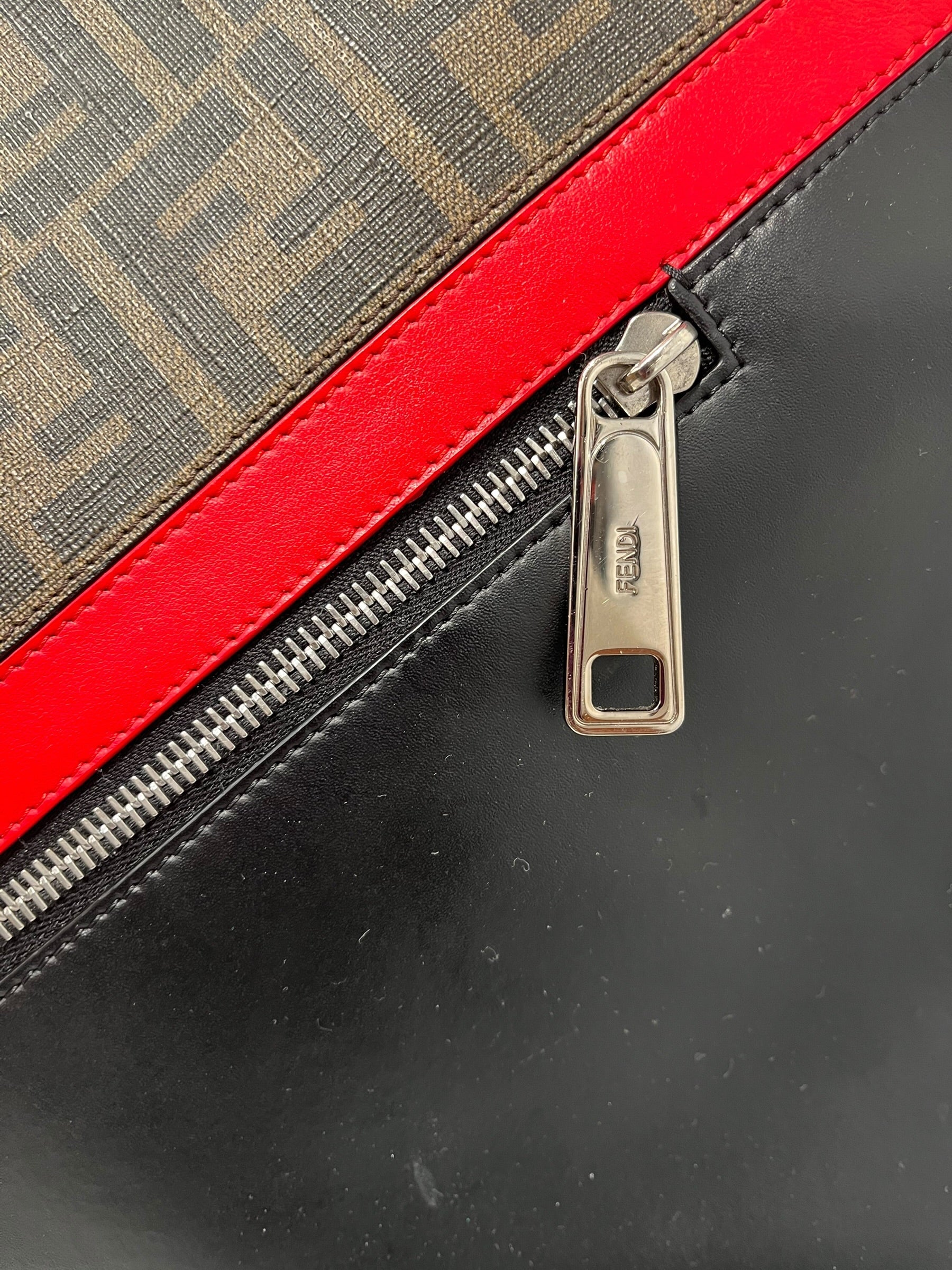 FENDI/Cross Body Bag/BLK/DIAGONAL MESSENGER BAG RED BLK view 8