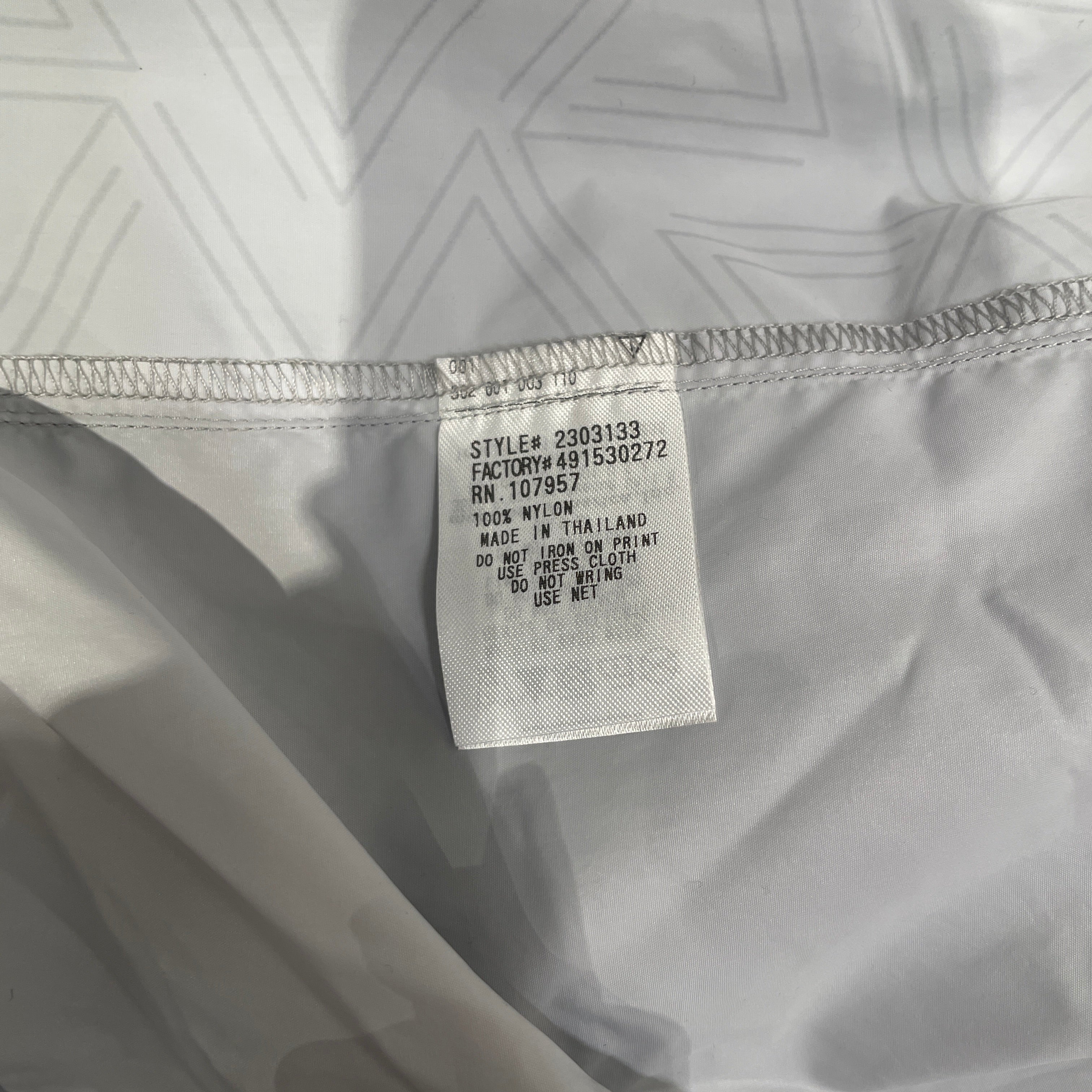 mont-bell/Windbreaker/XL/Polyester/GRY/All Over Print/REFLECTIVE ALL OVER view 4