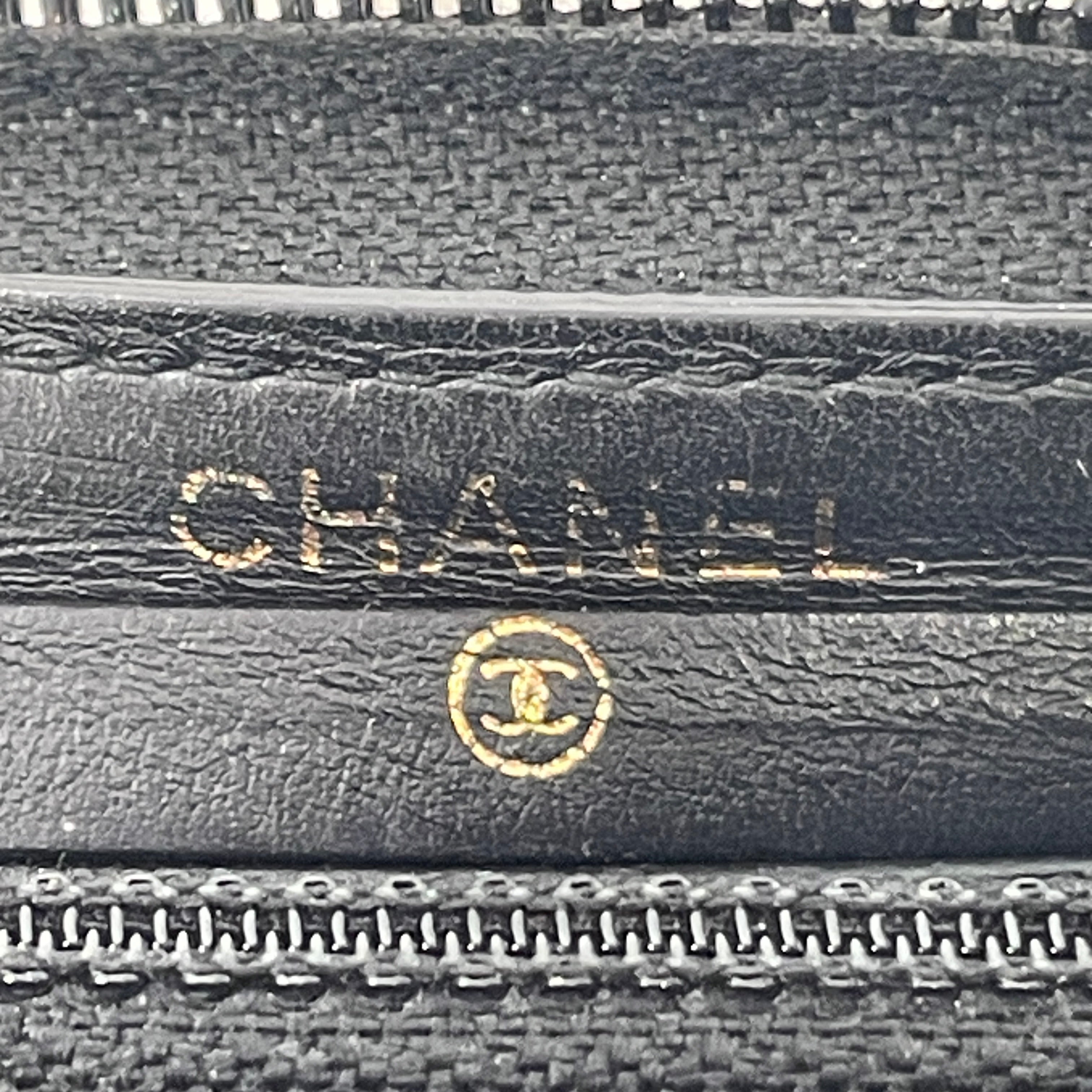 CHANEL/Bifold Wallet/Leather/BLK/QUILTED ZIP AROUND view 4