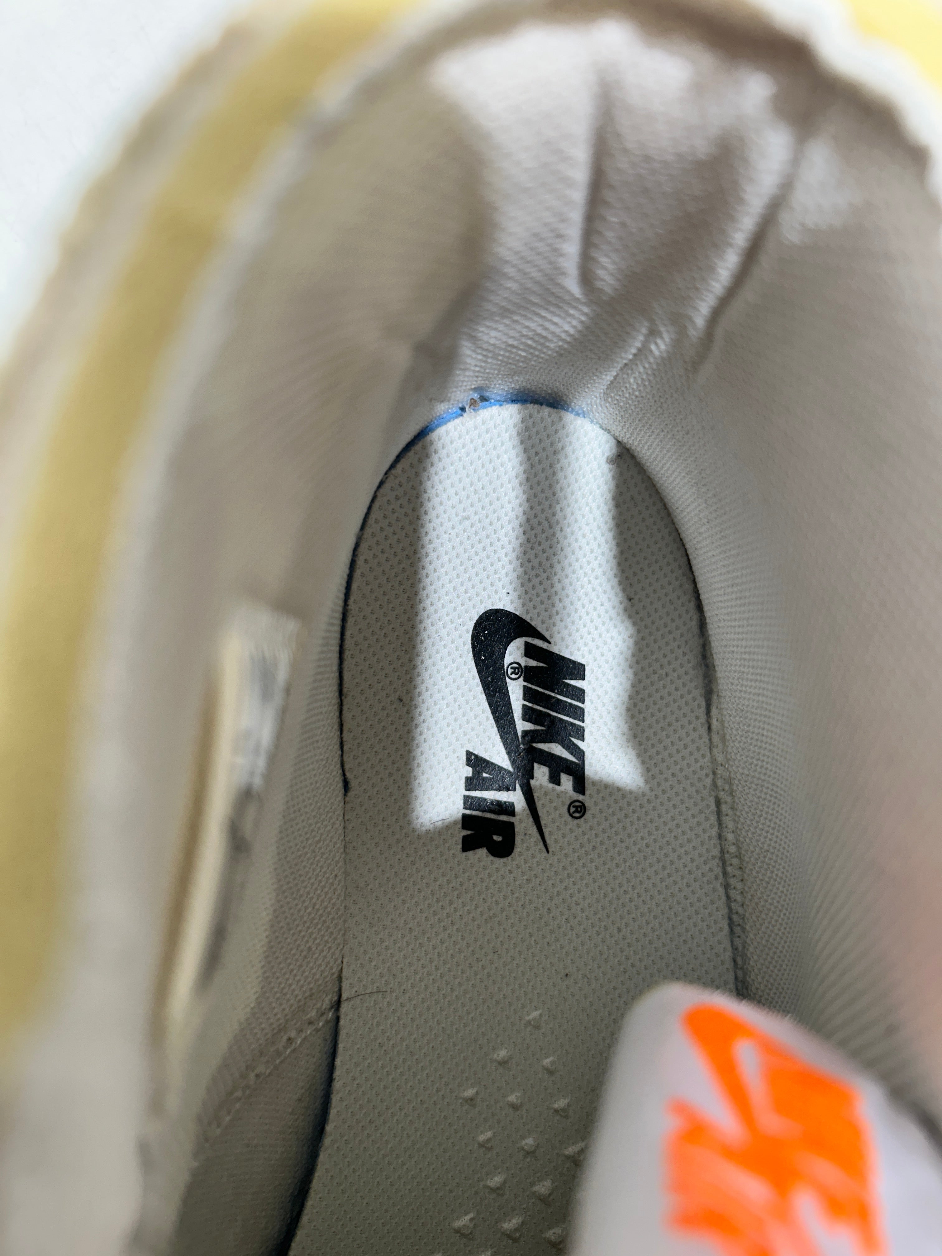 NIKE/OFF-WHITE/Hi-Sneakers/US 9/Leather/WHT/AIR JORDAN 1 view 3