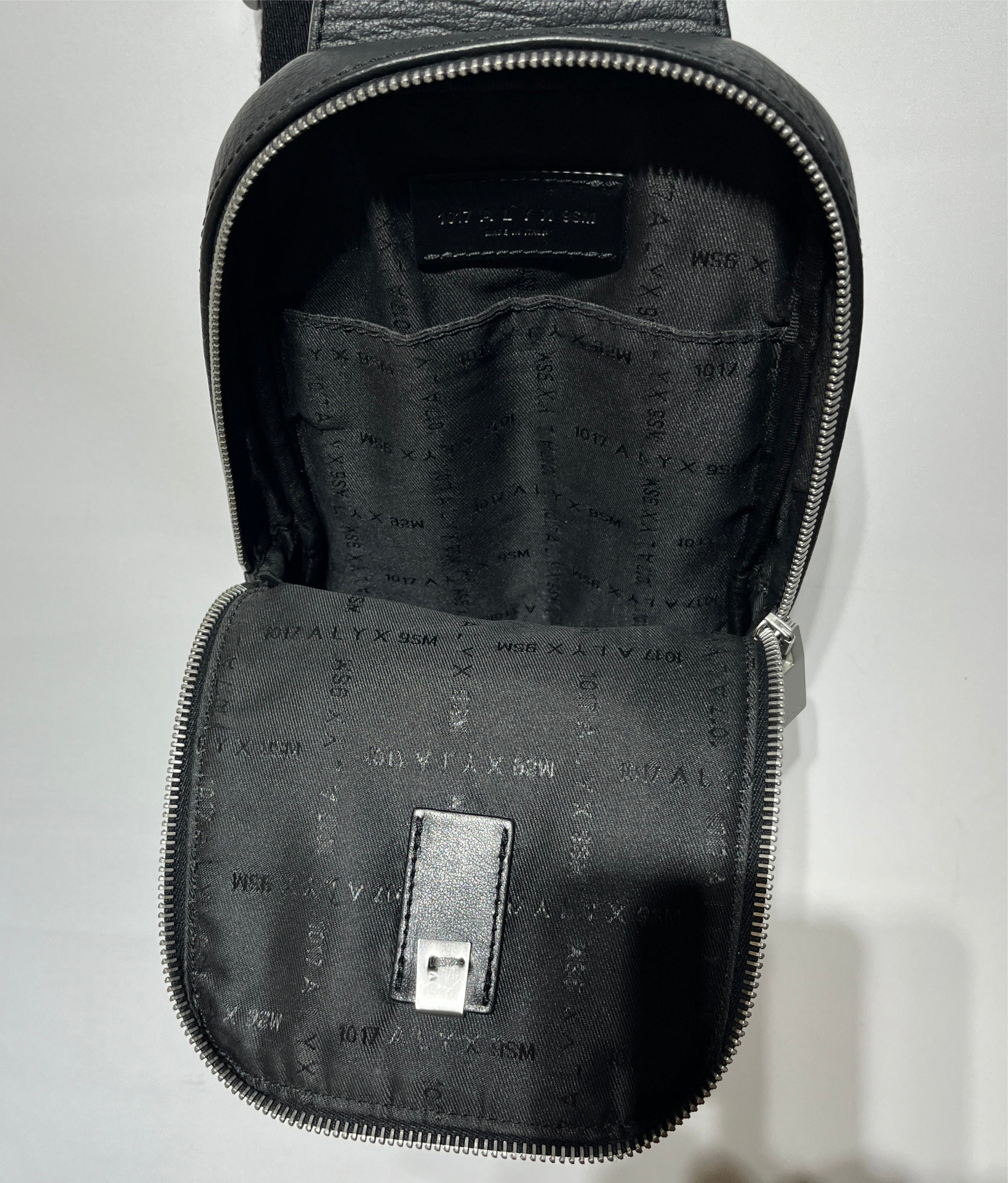 1017 ALYX 9SM(ALYX)/Cross Body Bag/Leather/BLK/ view 1