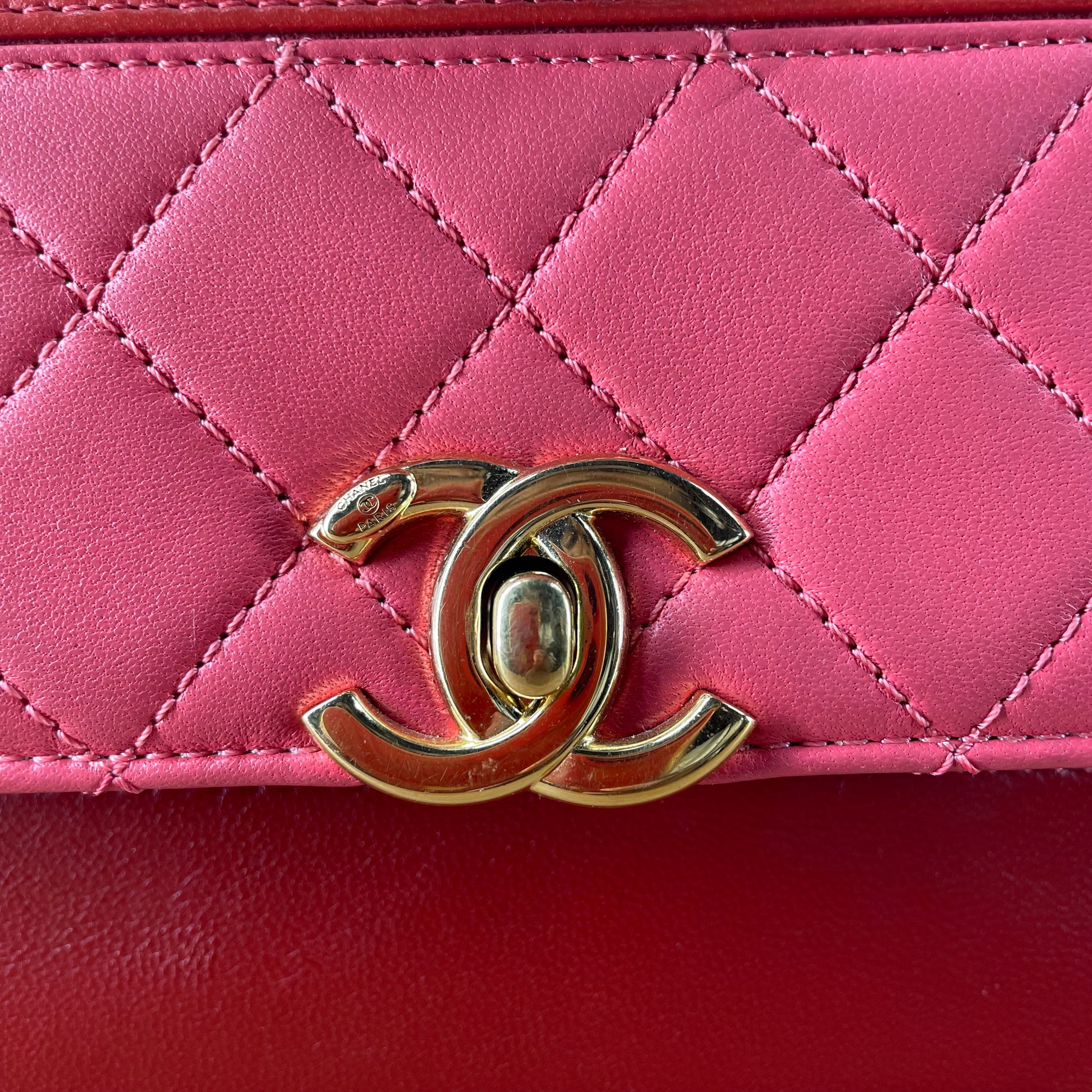CHANEL/Cross Body Bag/Lambskin/RED/TRI COLOR LAMBSKIN QUILTED view 6