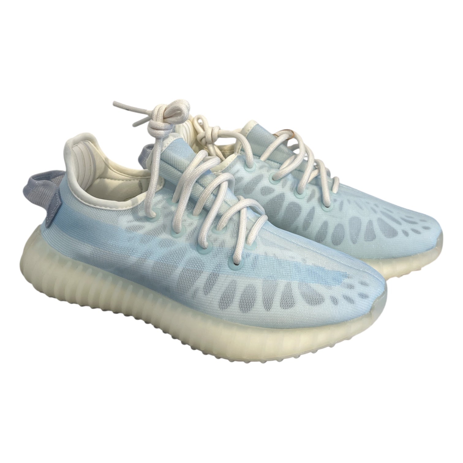 YEEZY/Low-Sneakers/US 4/Cotton/BLU/350 V2 MONO ICE view 1