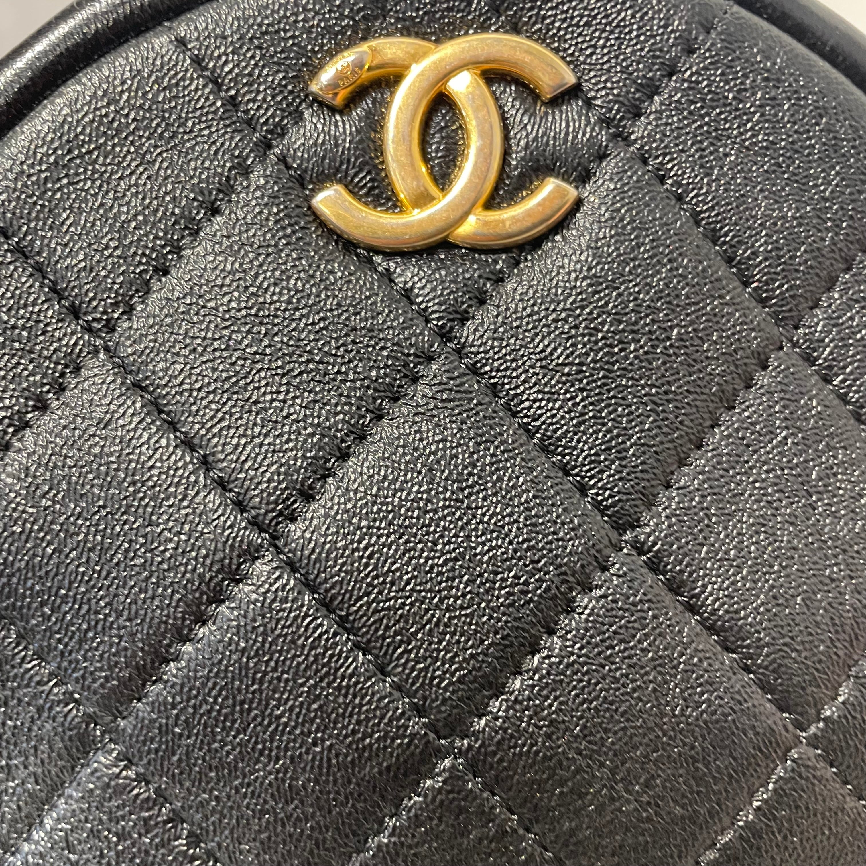 CHANEL/Cross Body Bag/Leather/BLK/quilted leather circle bag view 5