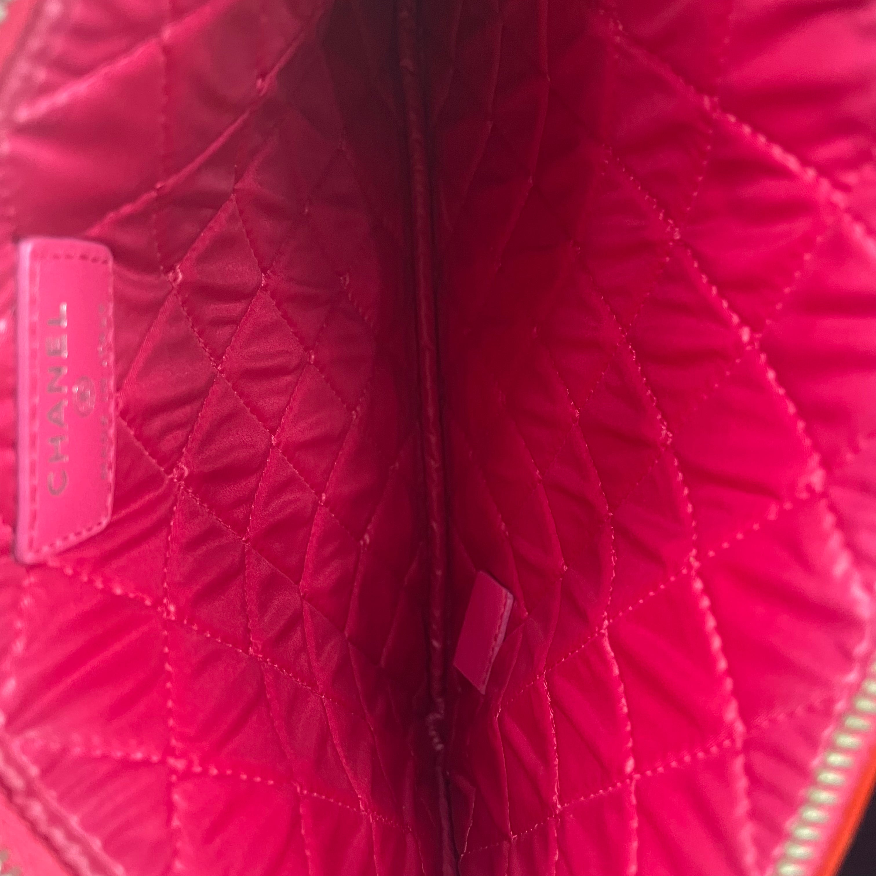 CHANEL/Clutch Bag/Leather/RED/MEDIUM QUILTED O-CASE view 5