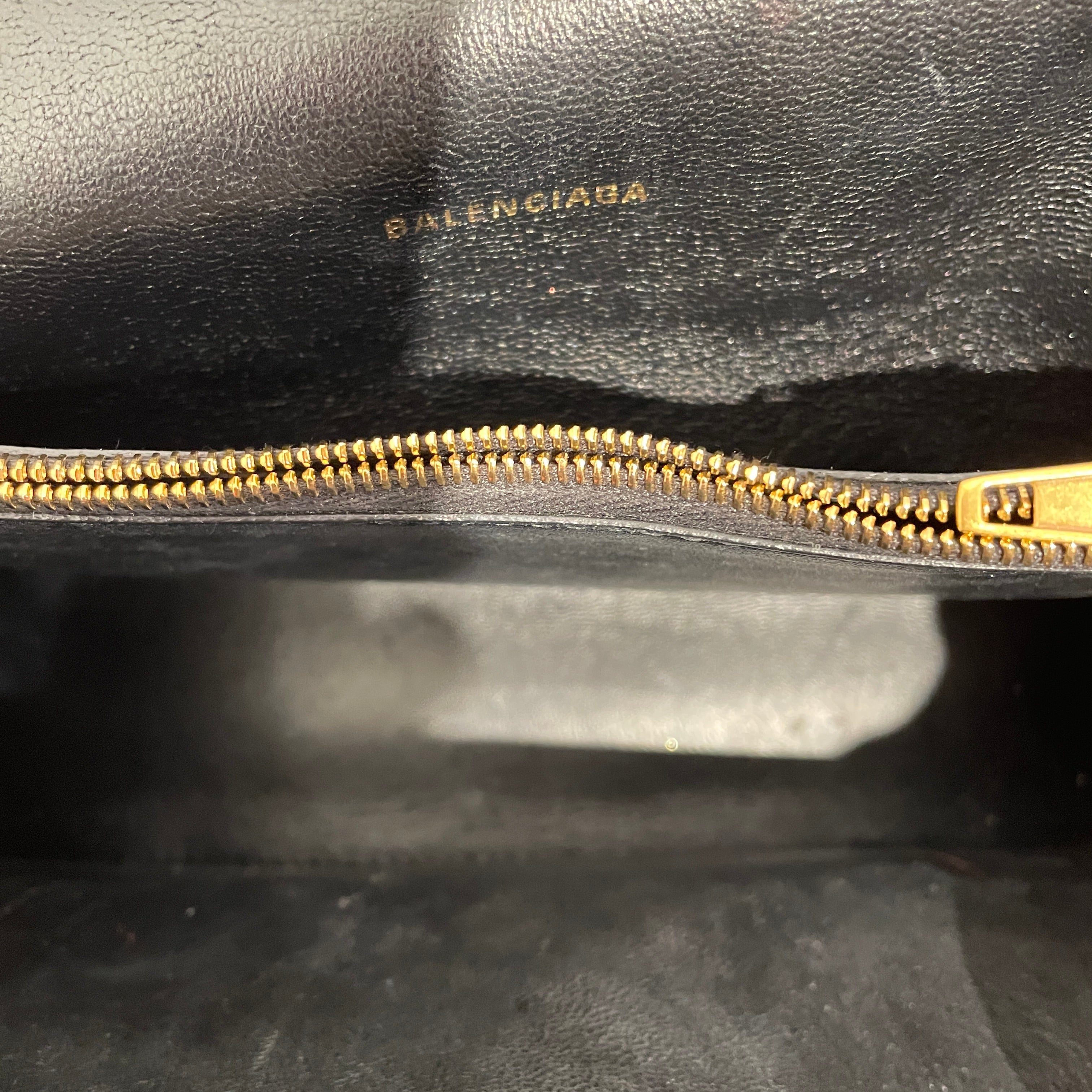 BALENCIAGA/Cross Body Bag/Animal Pattern/Lambskin/BLK/Small Crush Croc-Embossed view 4