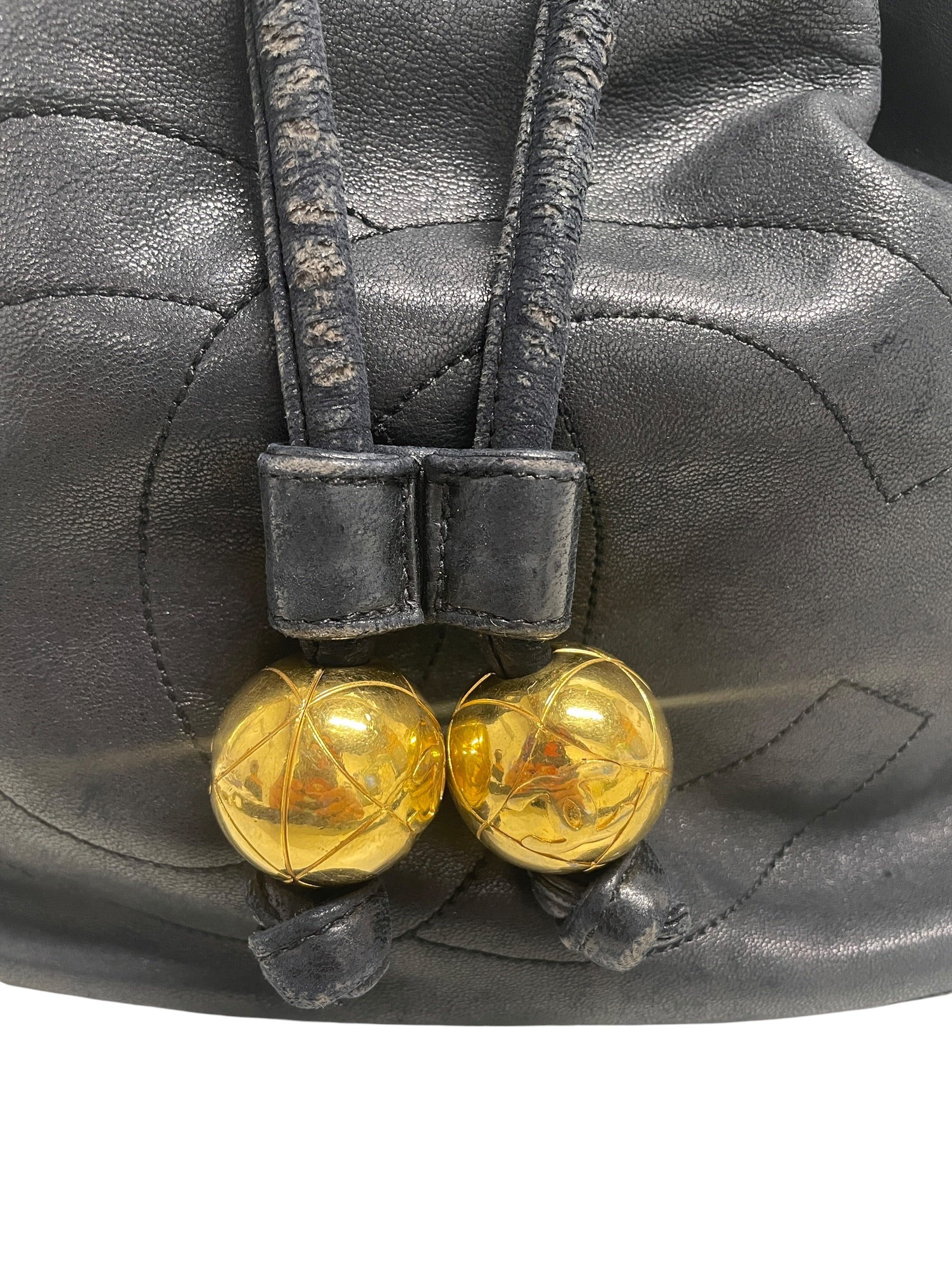CHANEL/Cross Body Bag/Leather/BLK/GOLD BALLS W/DRAWSTRING view 3