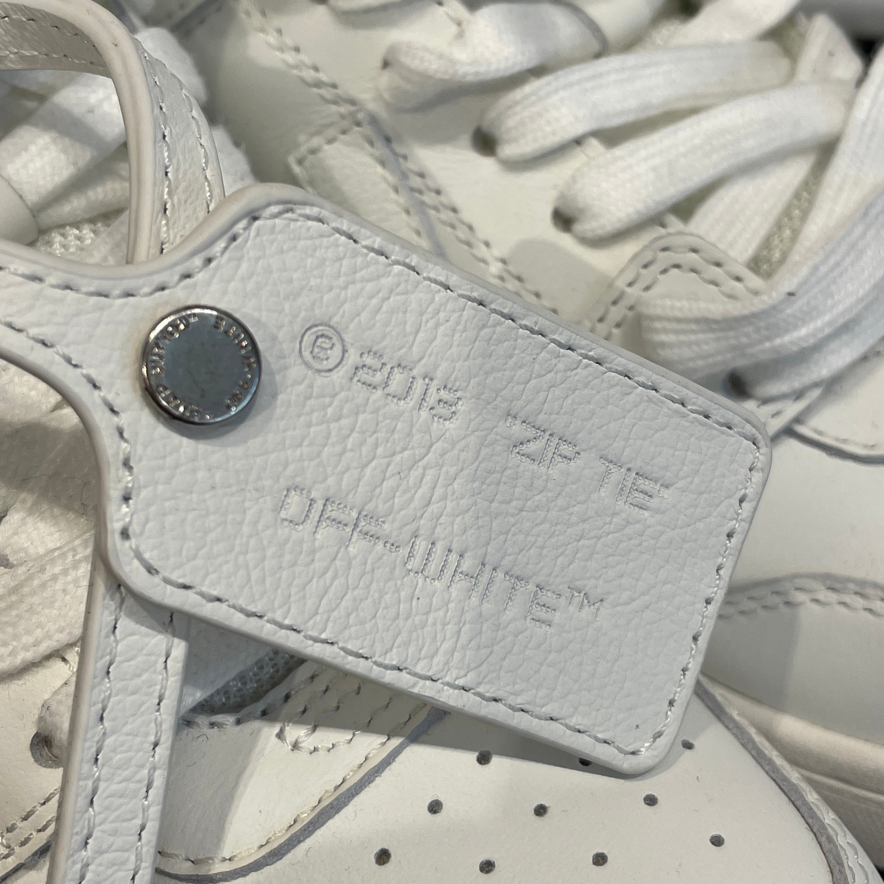 OFF-WHITE/Hi-Sneakers/EU 36/Leather/WHT/off white arrow sneakers view 7