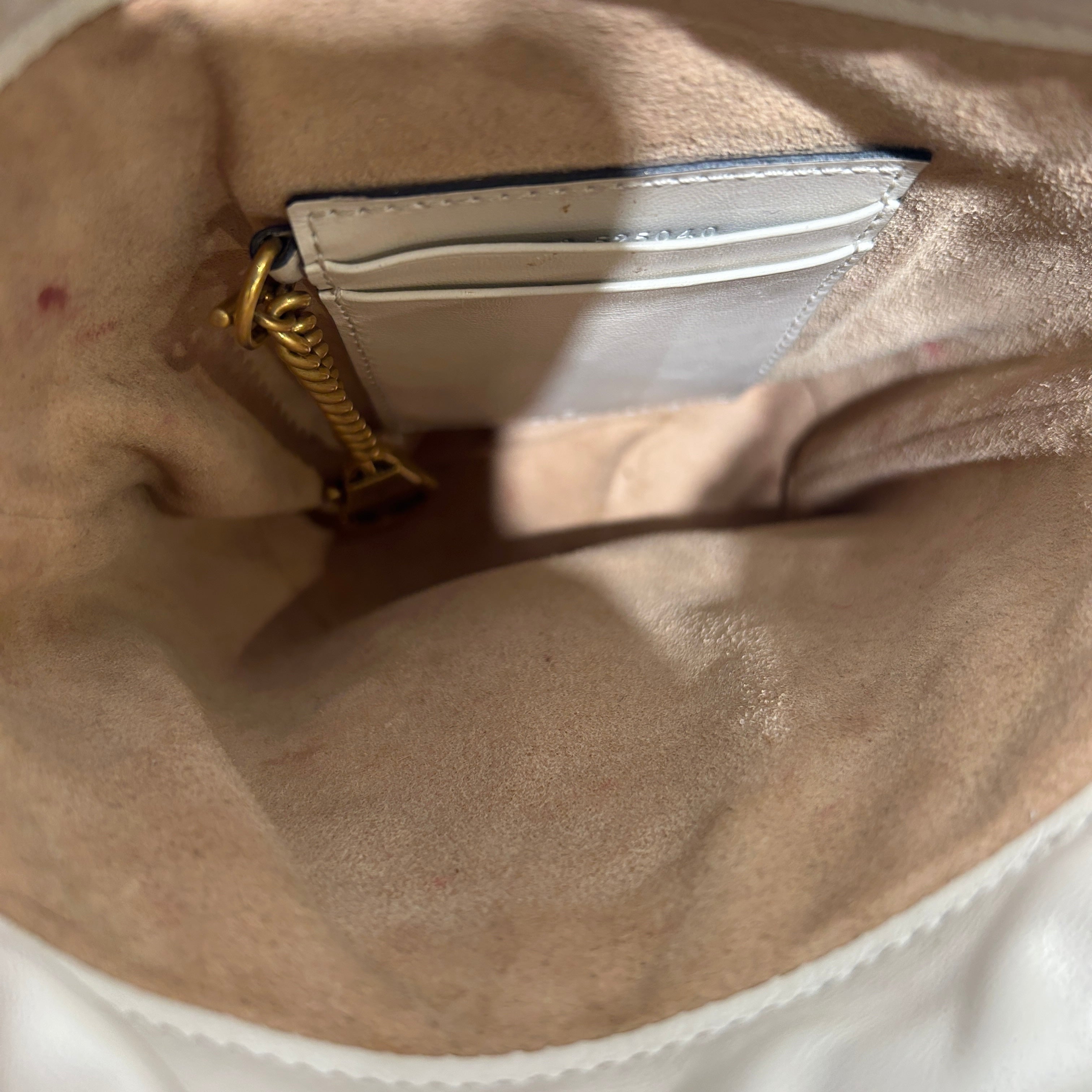 GUCCI/Bag/Leather/WHT/GG MARMONT BUCKET CHAIN BAG view 4