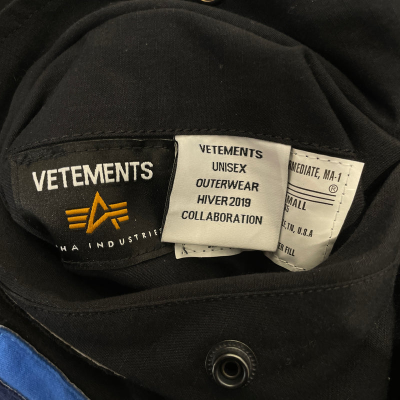 VETEMEMES/ALPHA INDUSTRIES/Flight Jkt/XS/Nylon/BLK/Graphic/THE BULLDOG SPIRIT