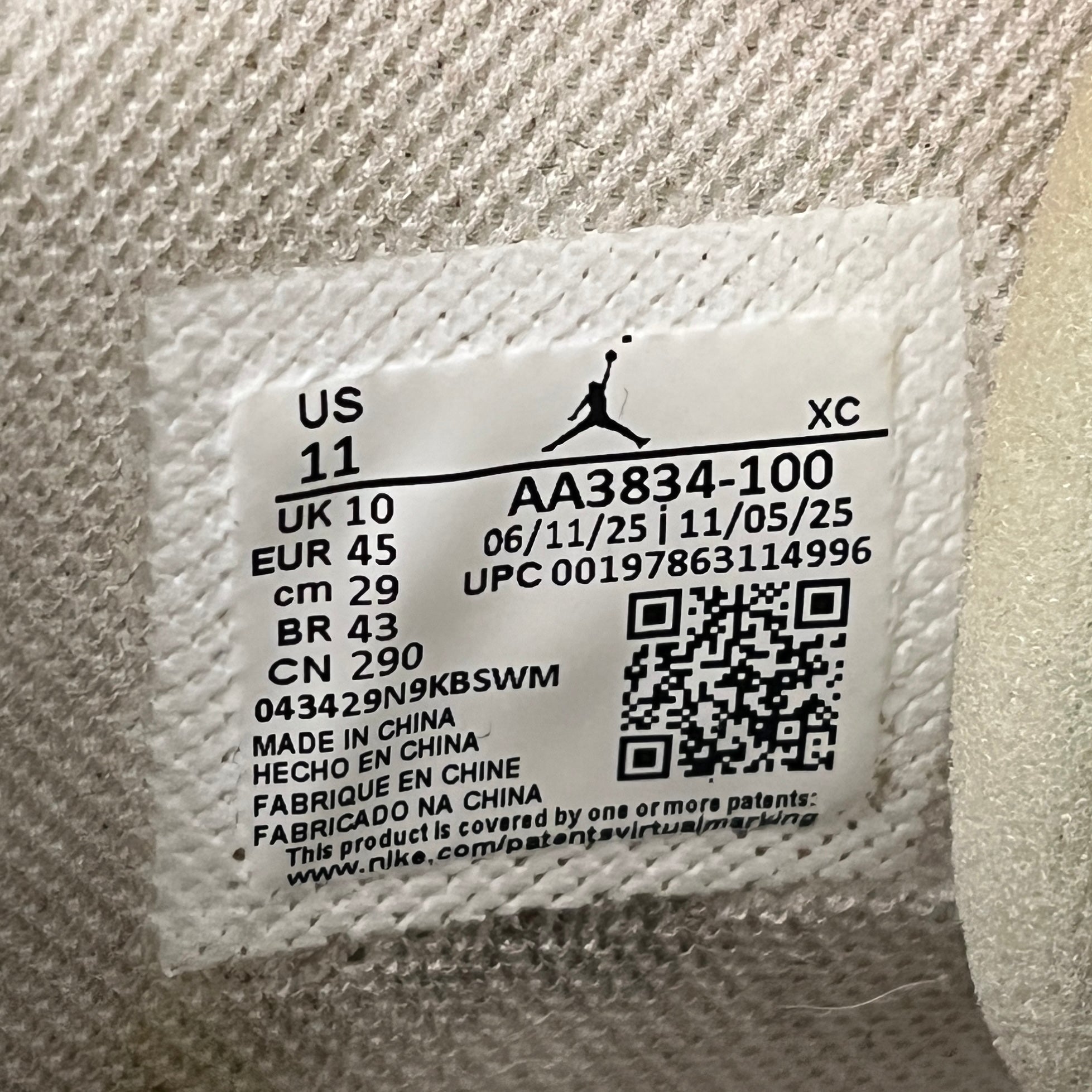 OFF-WHITE/Hi-Sneakers/US 11/WHT/AJ1 OFF WHITE VIRGIL view 6