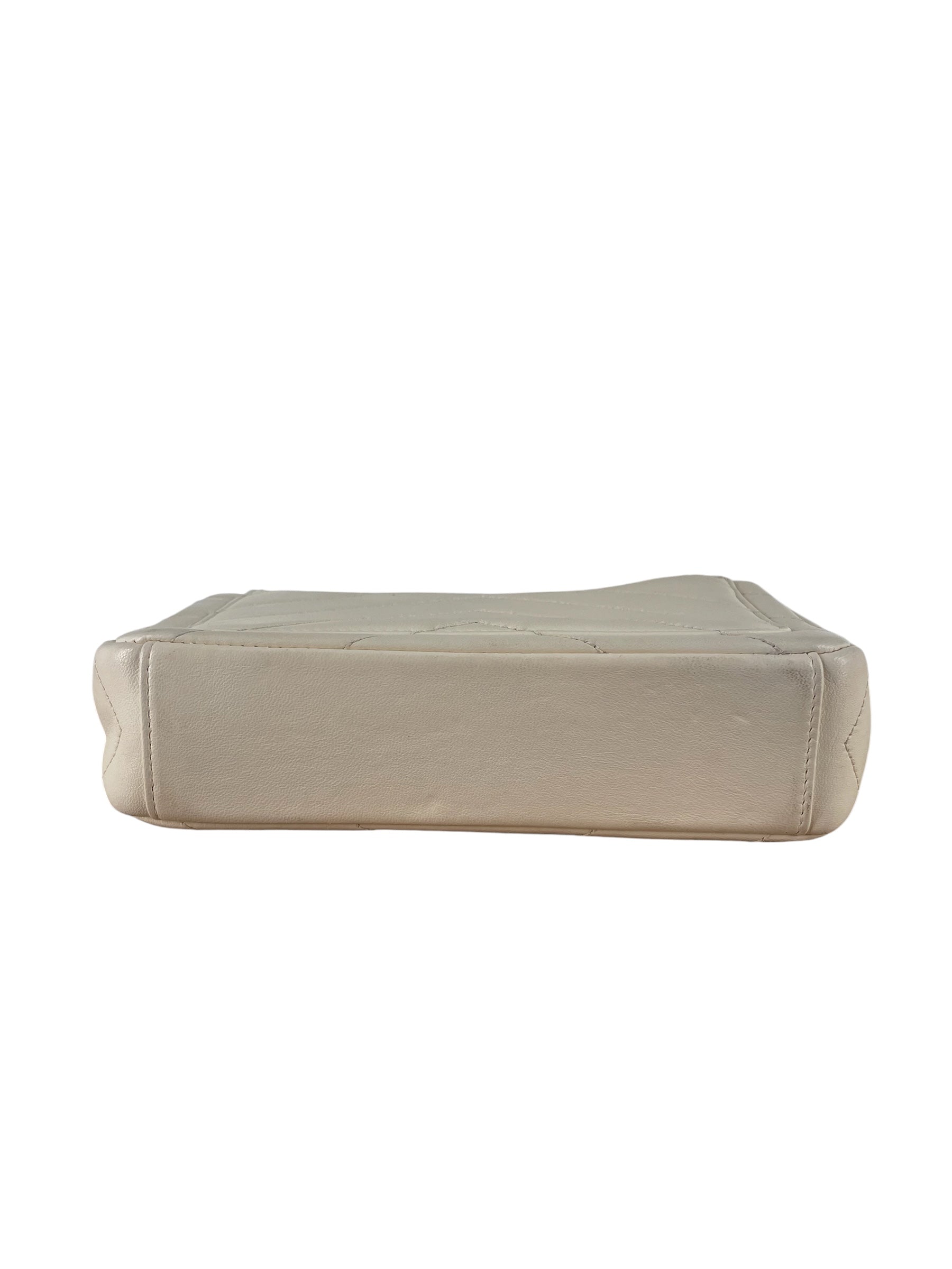 CHANEL/Bag/Leather/WHT/22056331 BRGDY INSIDE WALLET view 3