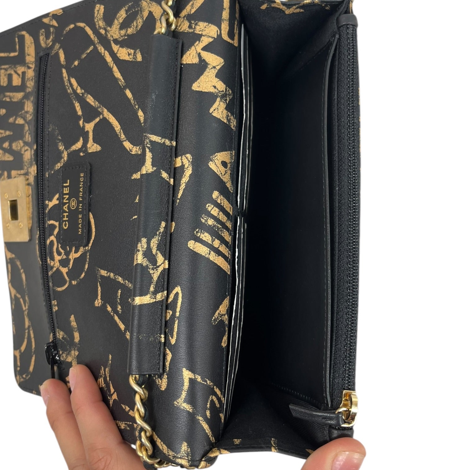 CHANEL/Cross Body Bag/All Over Print/Leather/BLK/Paris-New York Graffiti view 3