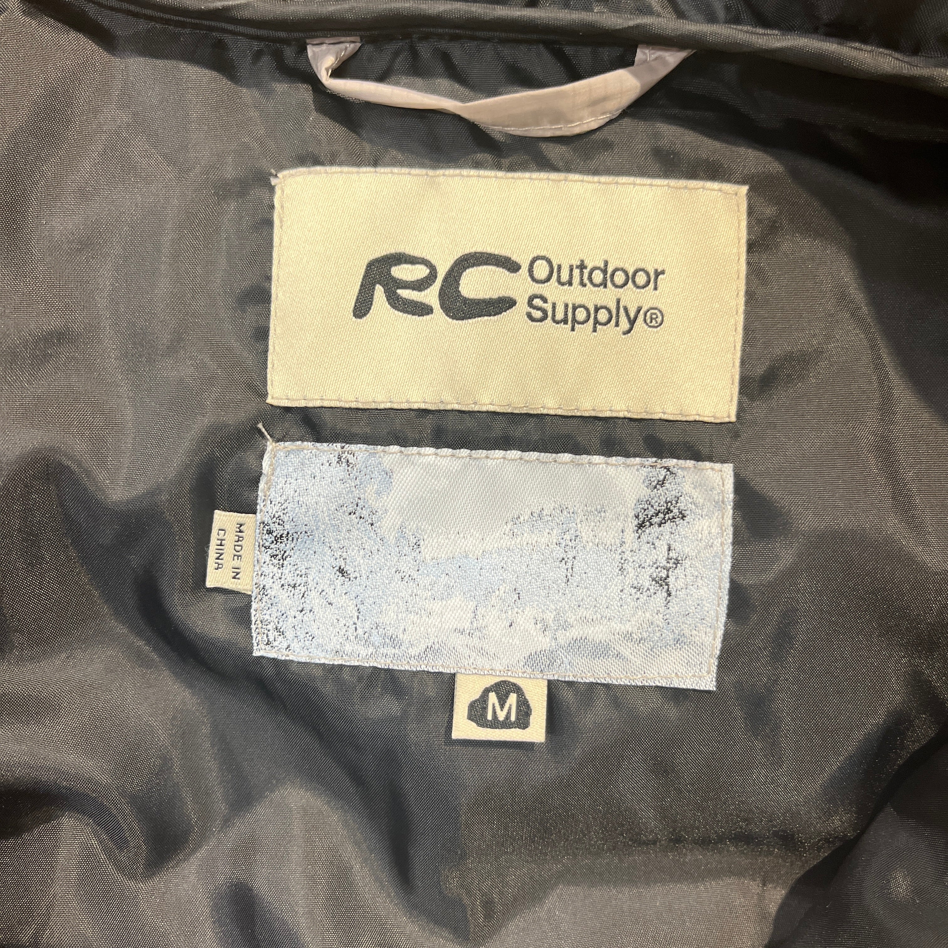 RC Outdoor Supply/Windbreaker/M/Nylon/CRM/Caribiner on left pocket view 3