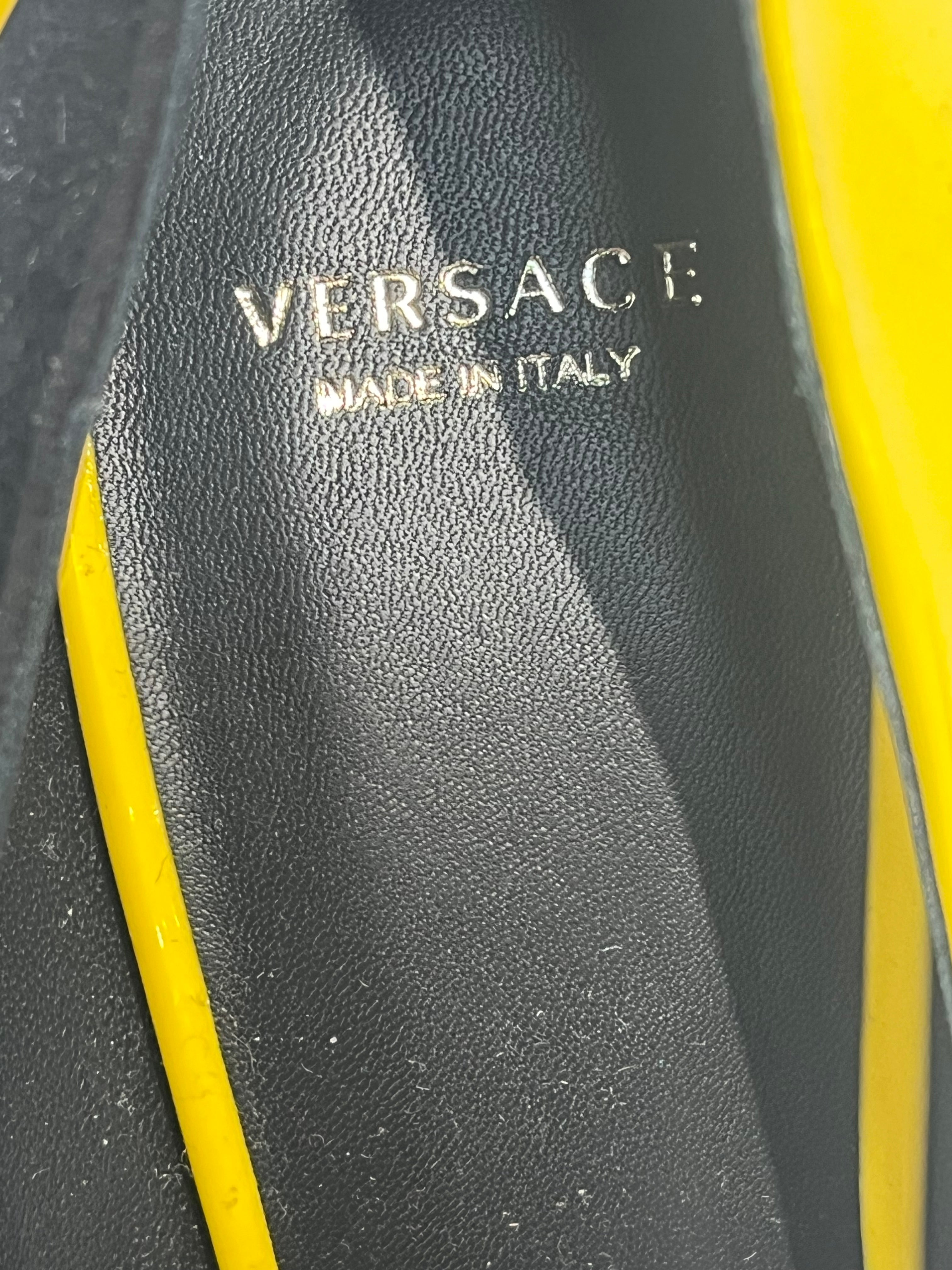 VERSACE/Heels/EU 40/Leather/YEL/Patent/LA MEDUSA BLK POINT TOE view 5
