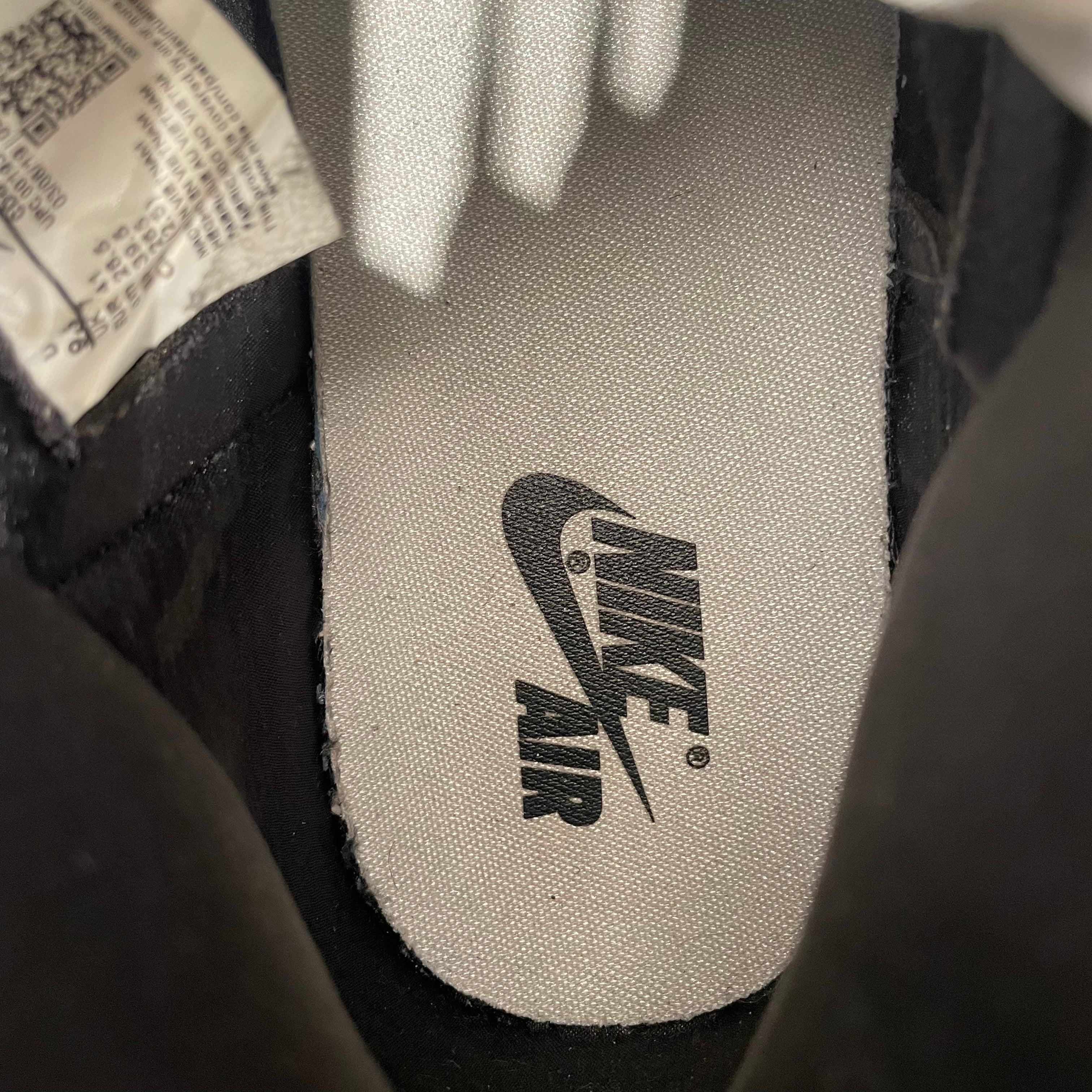 JORDAN BRAND/Hi-Sneakers/US 9.5/RED/Jordan 1 Satin Black Toe view 3