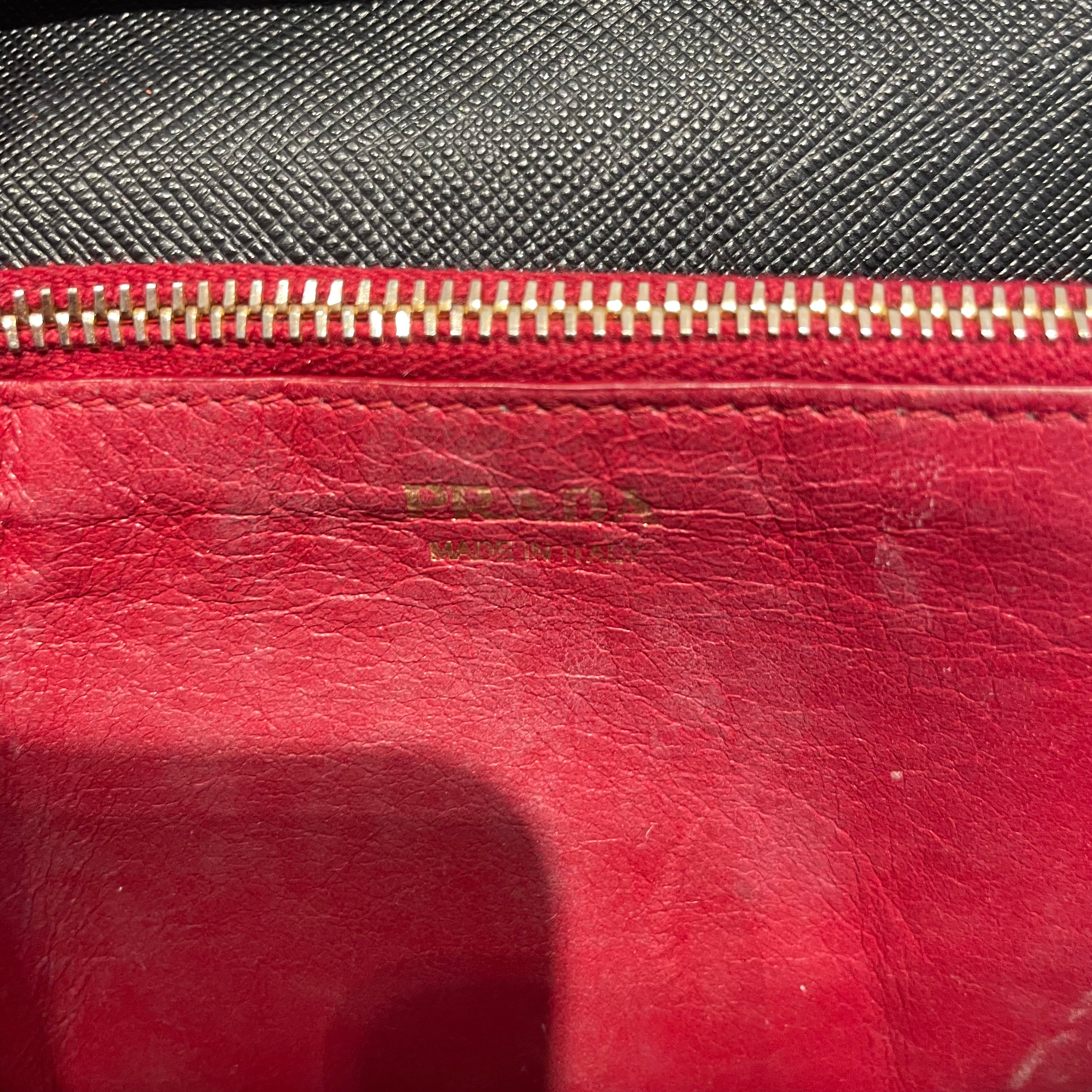 PRADA/Cross Body Bag/Leather/BLK/Prada Saffiano view 6