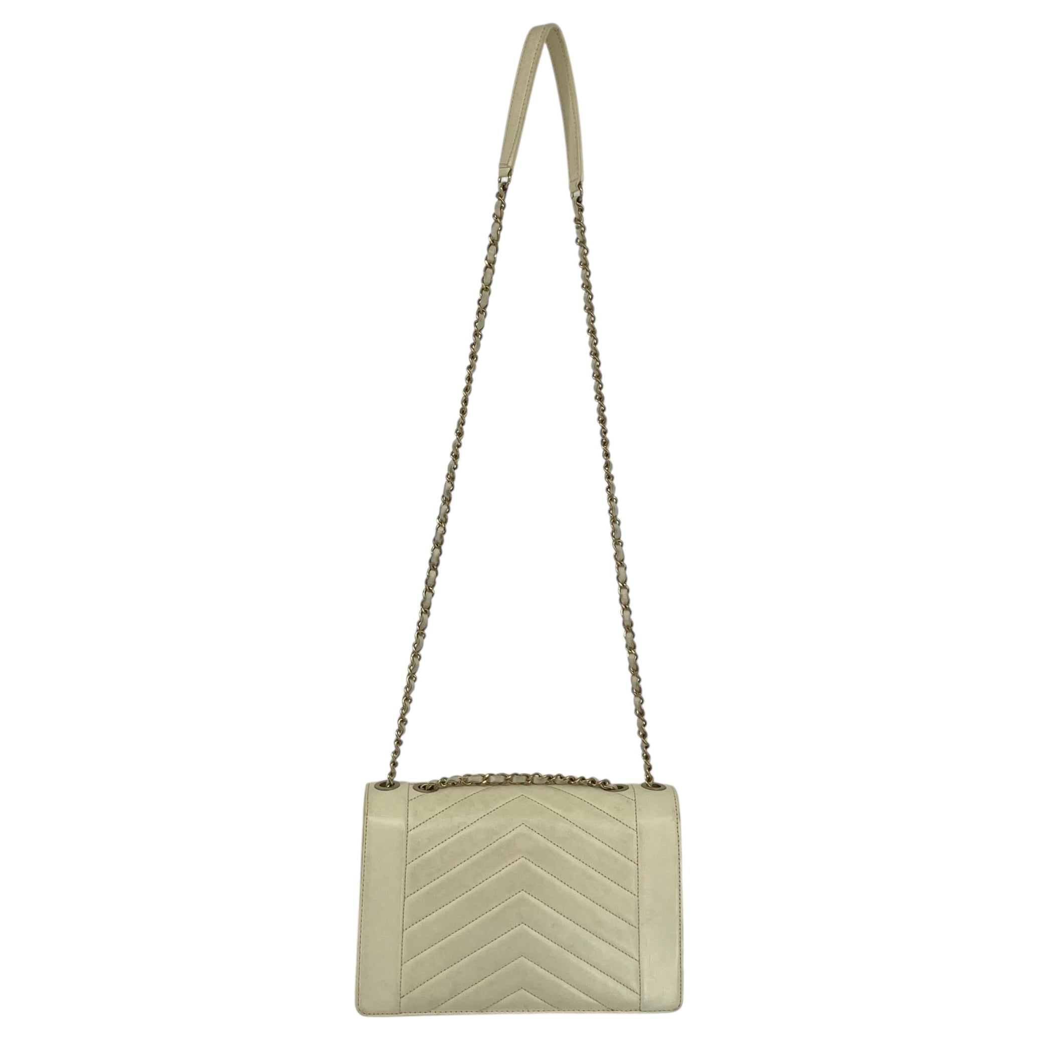 CHANEL/Cross Body Bag/Leather/WHT/24487729 CLASSIQUE CROSSBODY view 2
