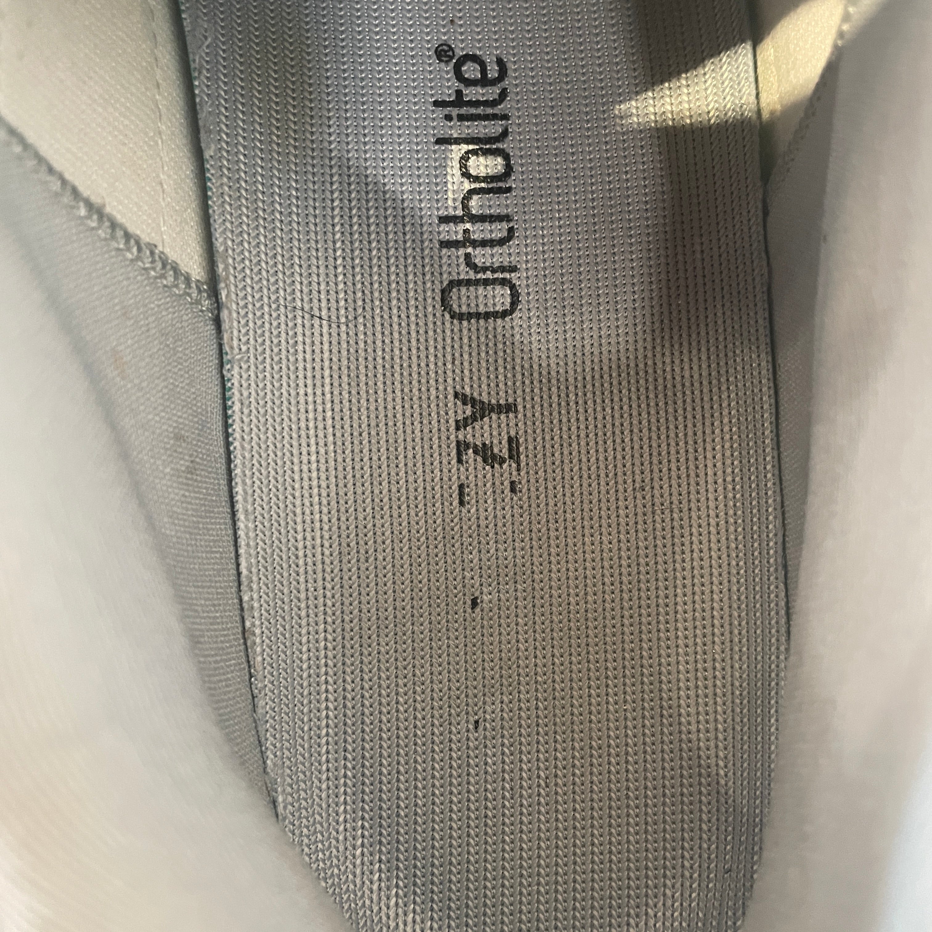 YEEZY/Low-Sneakers/US 9/GRY/700 V2 view 3