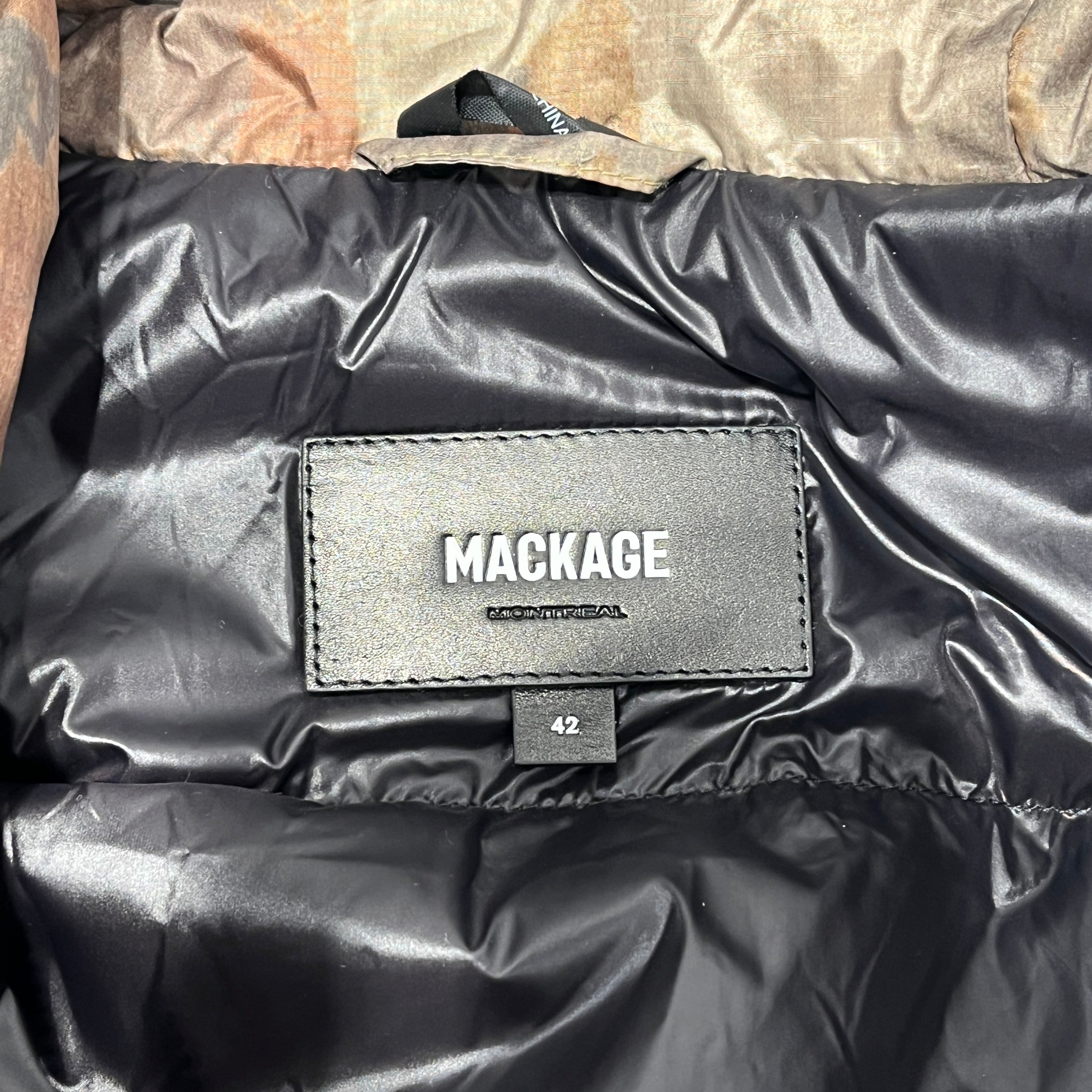 MACKAGE/Puffer Vest/42/Camouflage/Polyester/GRN/Camo Hooded Down Vest Pockets view 3