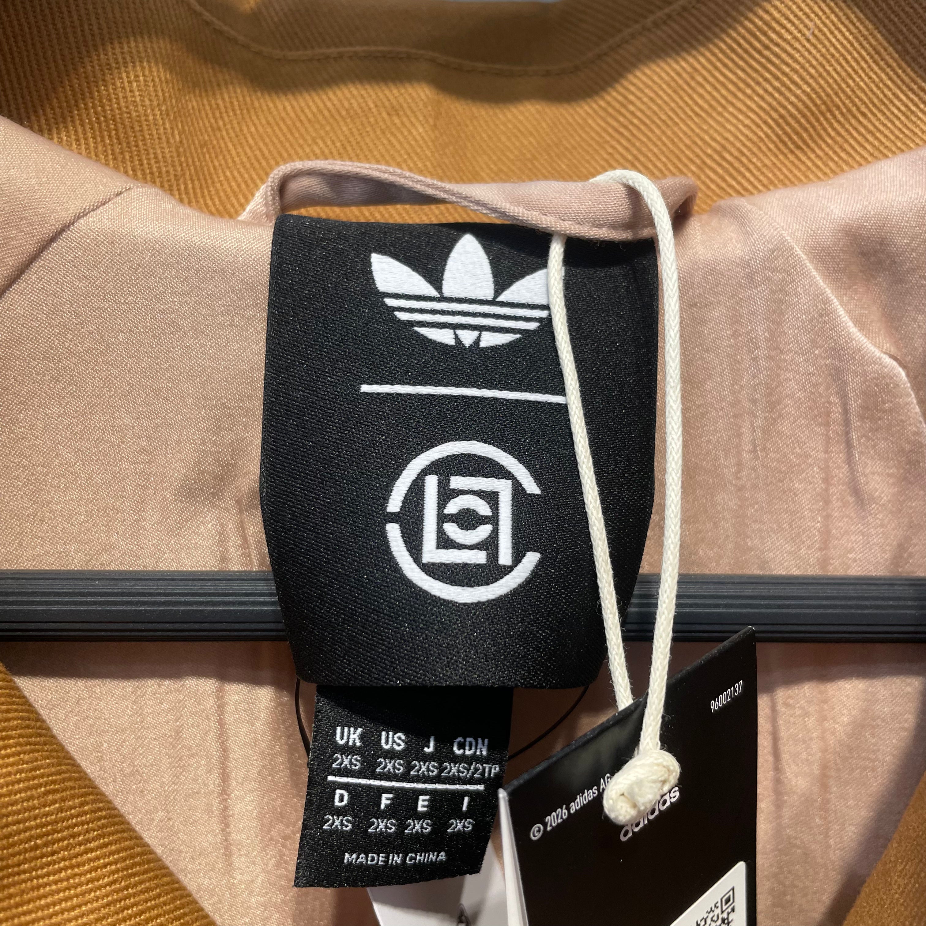 adidas/CLOT(CLOTAPPAREL)/Jacket/XXS/Cotton/GLD/Single Breasted/"EMOTIONALLY UNAVAIJLABLE" view 3