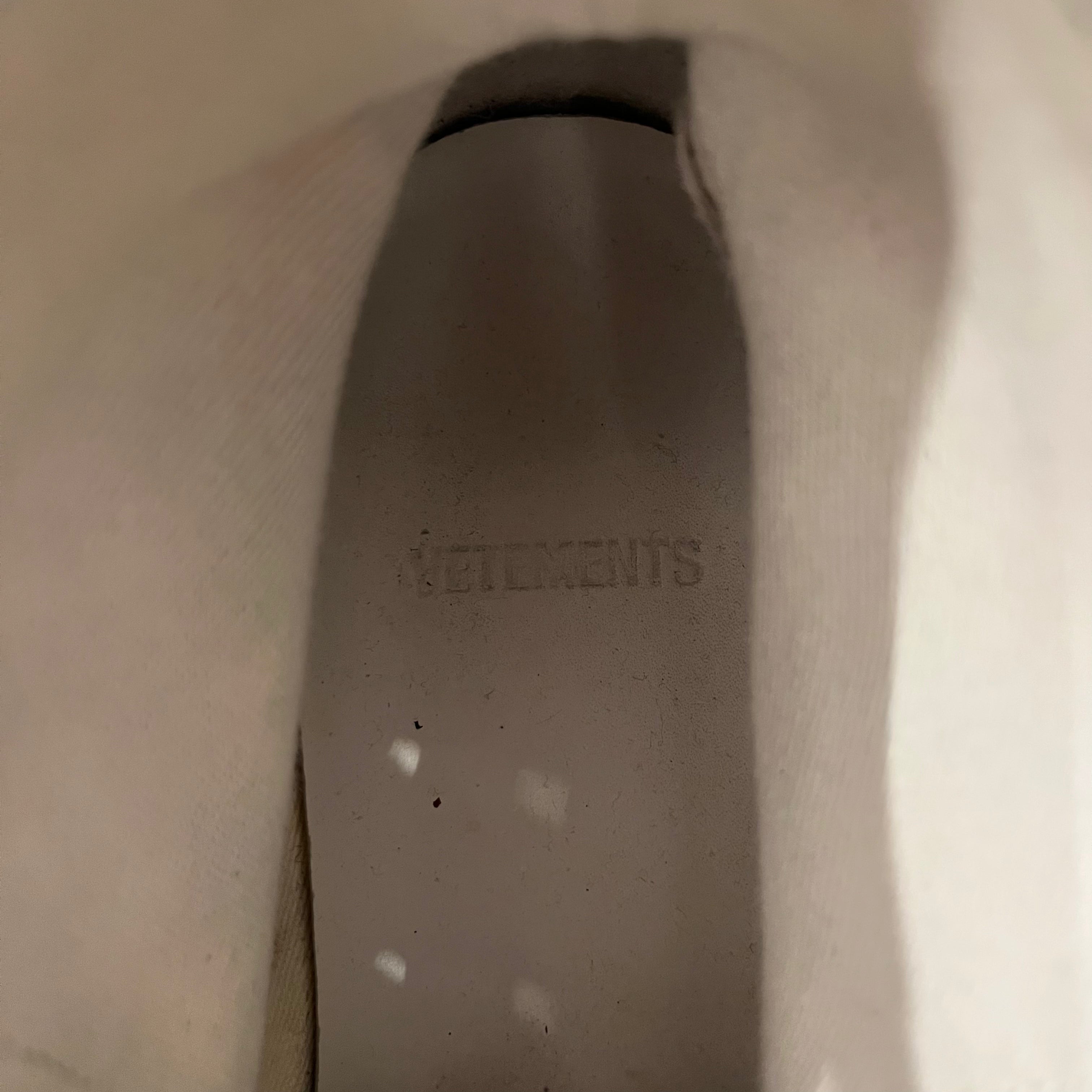 VETEMENTS/Hi-Sneakers/US 8.5/Cotton/WHT/graffiti view 3