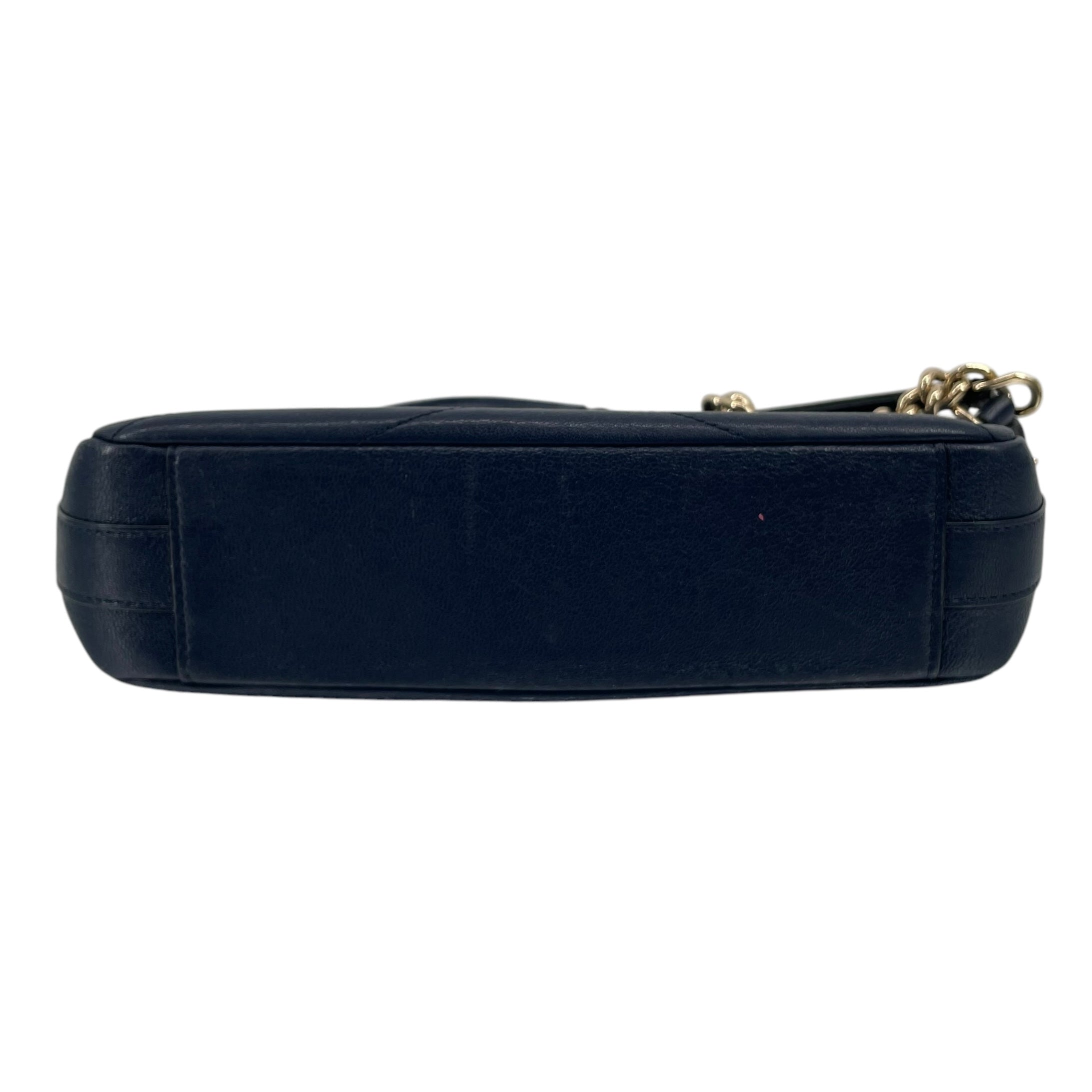 CHANEL/Cross Body Bag/M/Leather/NVY/26205240 view 3