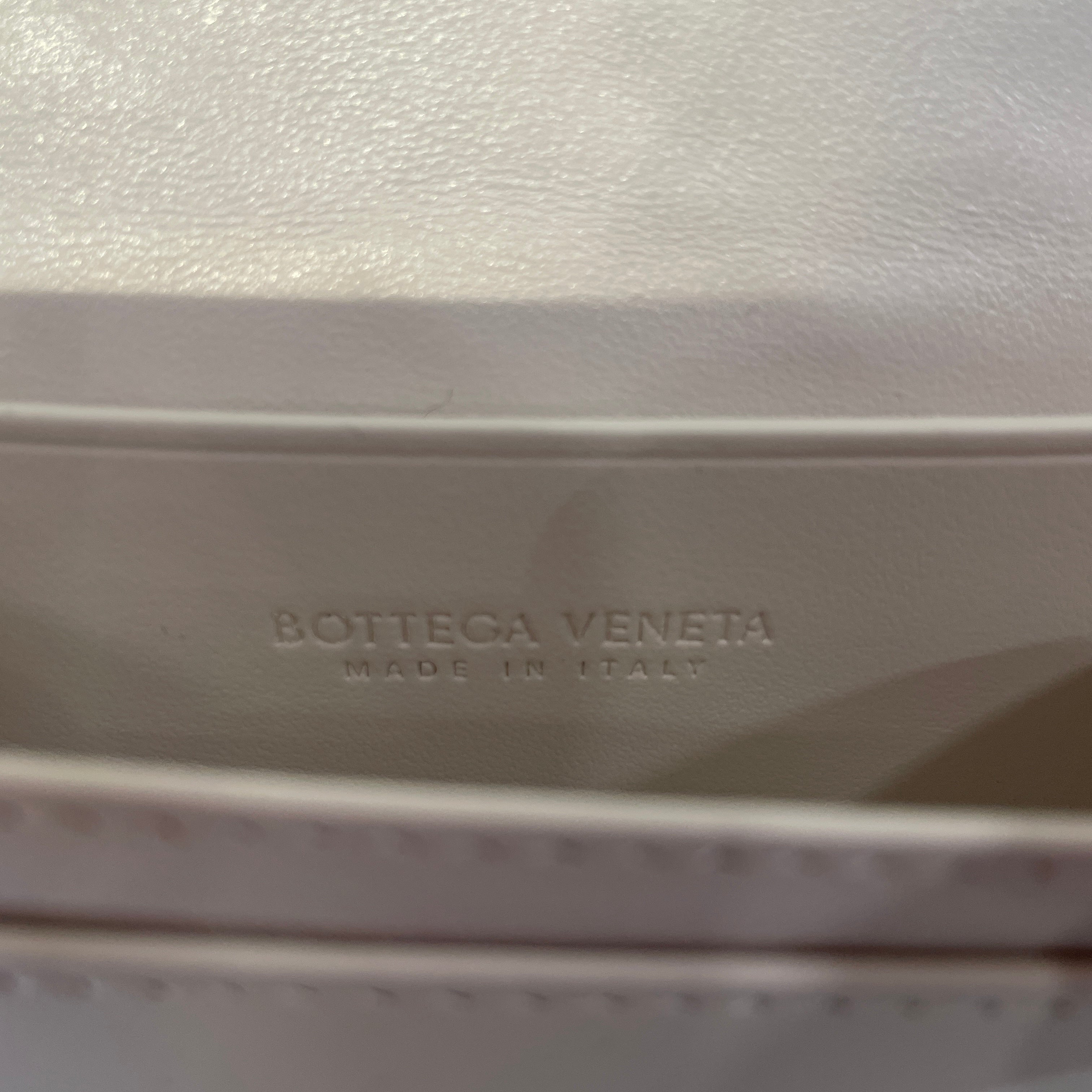 BOTTEGA VENETA/Bifold Wallet/Leather/WHT/Intrecciato Heart view 3