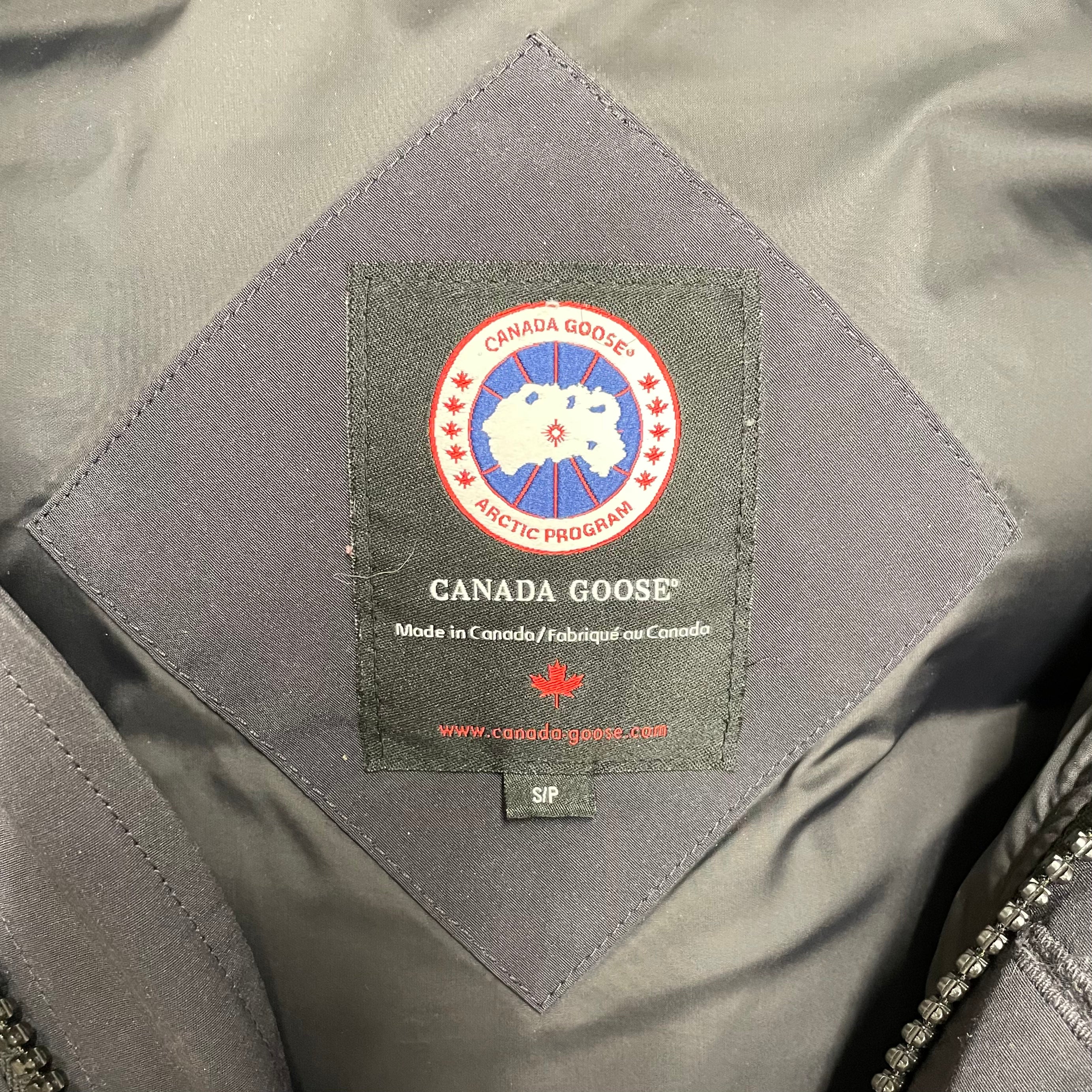 CANADA GOOSE/Mountain Parka/S/Nylon/NVY/2301JM W/ ZIP OUT FUR HOOD view 4