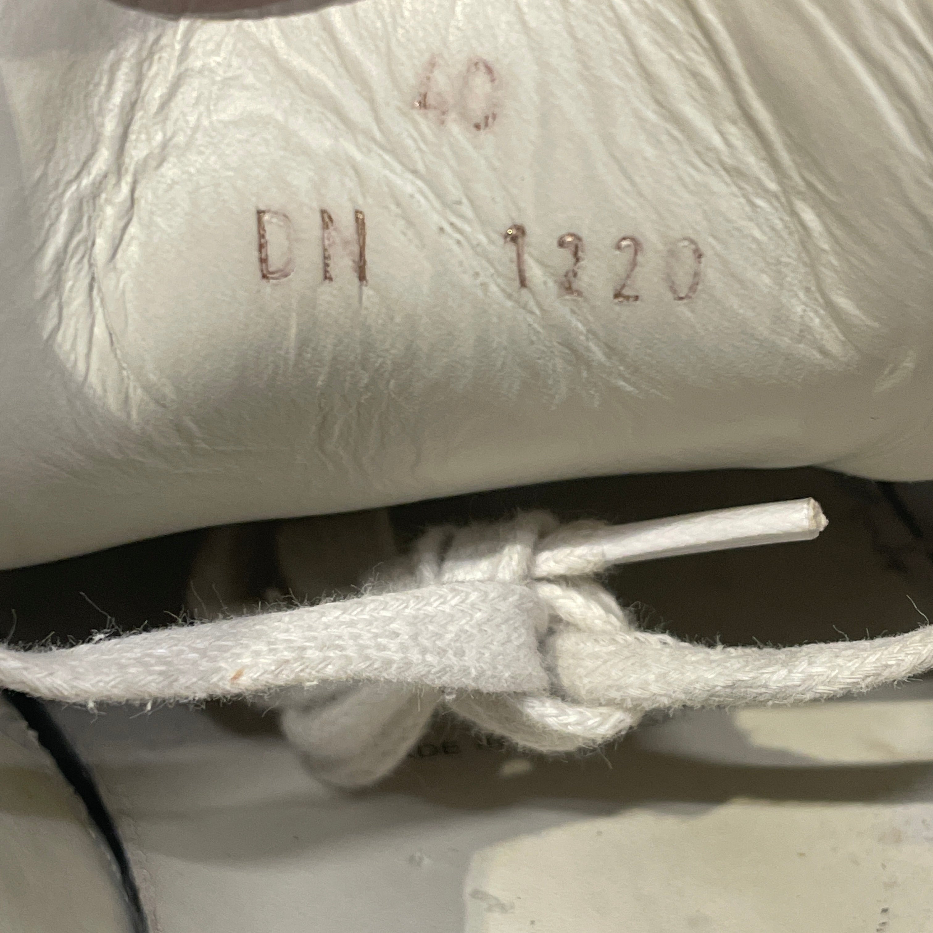 GIVENCHY/Low-Sneakers/EU 40/Leather/WHT/Urban Street Low Embossed Logo view 3