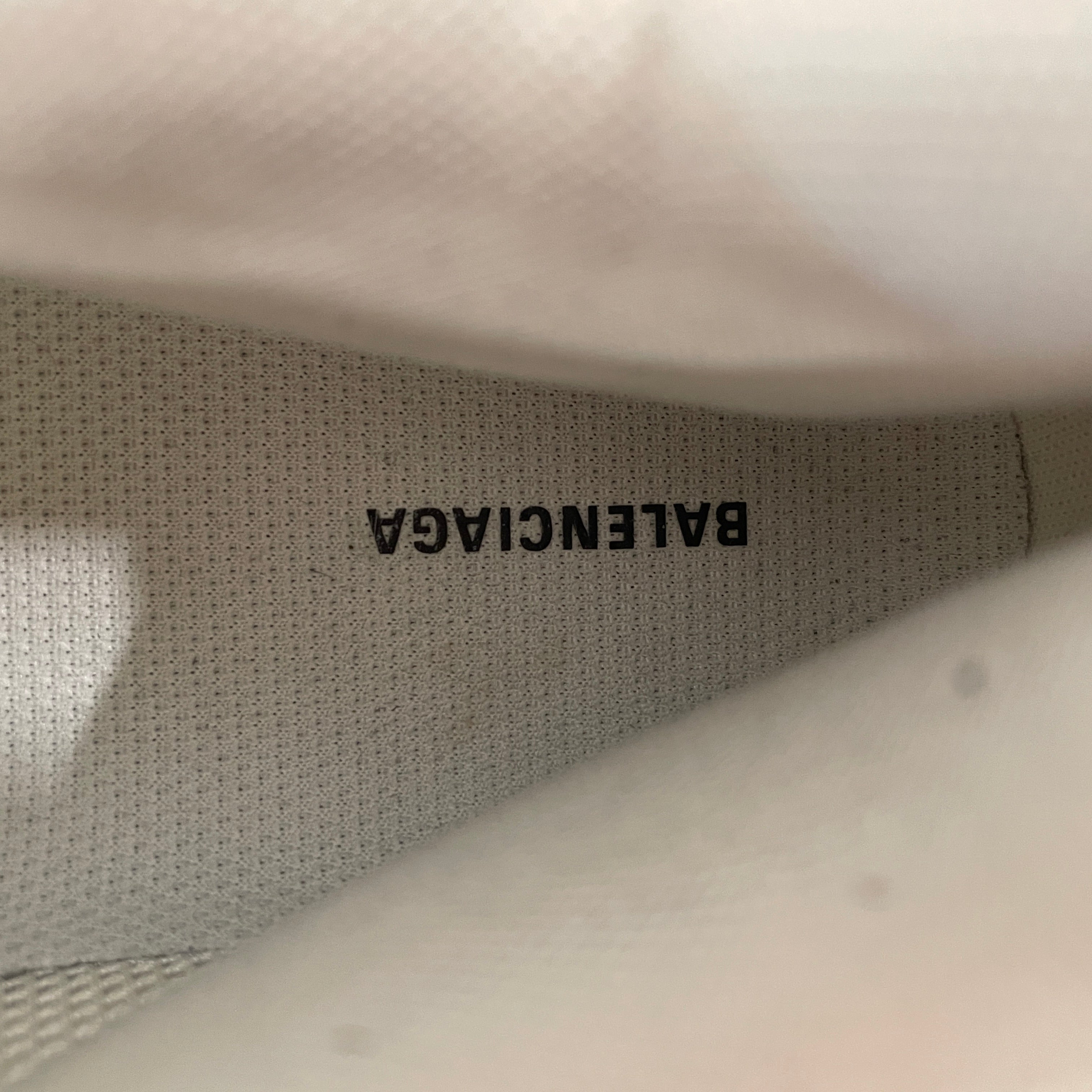 BALENCIAGA/Low-Sneakers/US 11/WHT/Triple S view 3