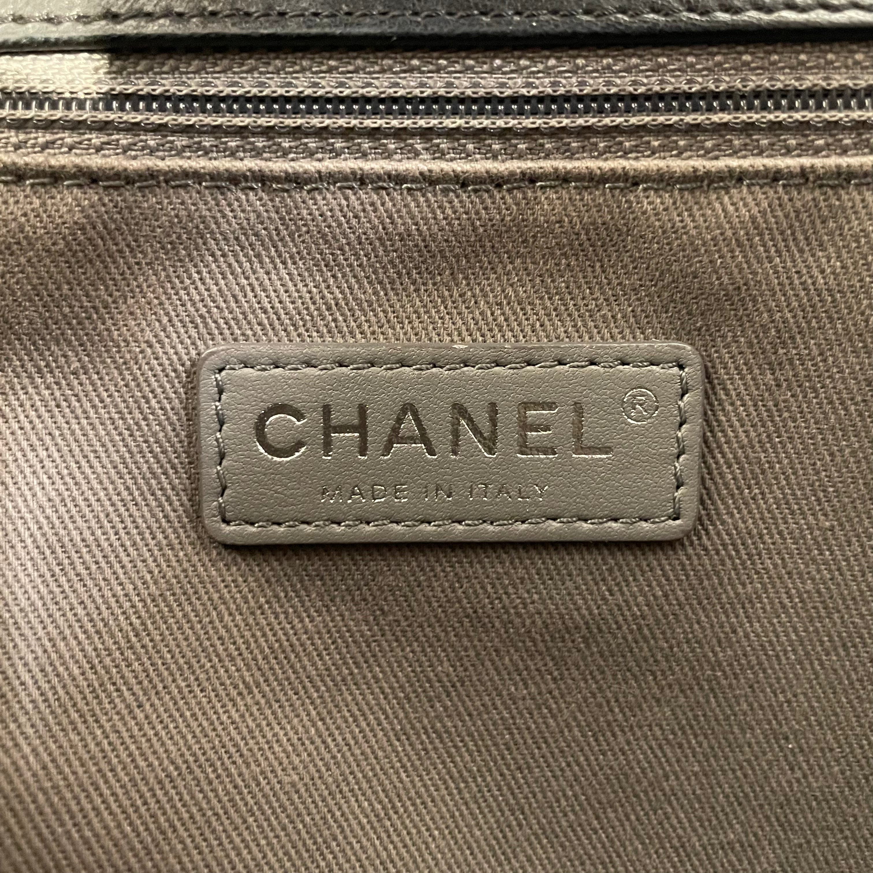 CHANEL/Cross Body Bag/Leather/BLK/QUILTED CALFSKIN view 4