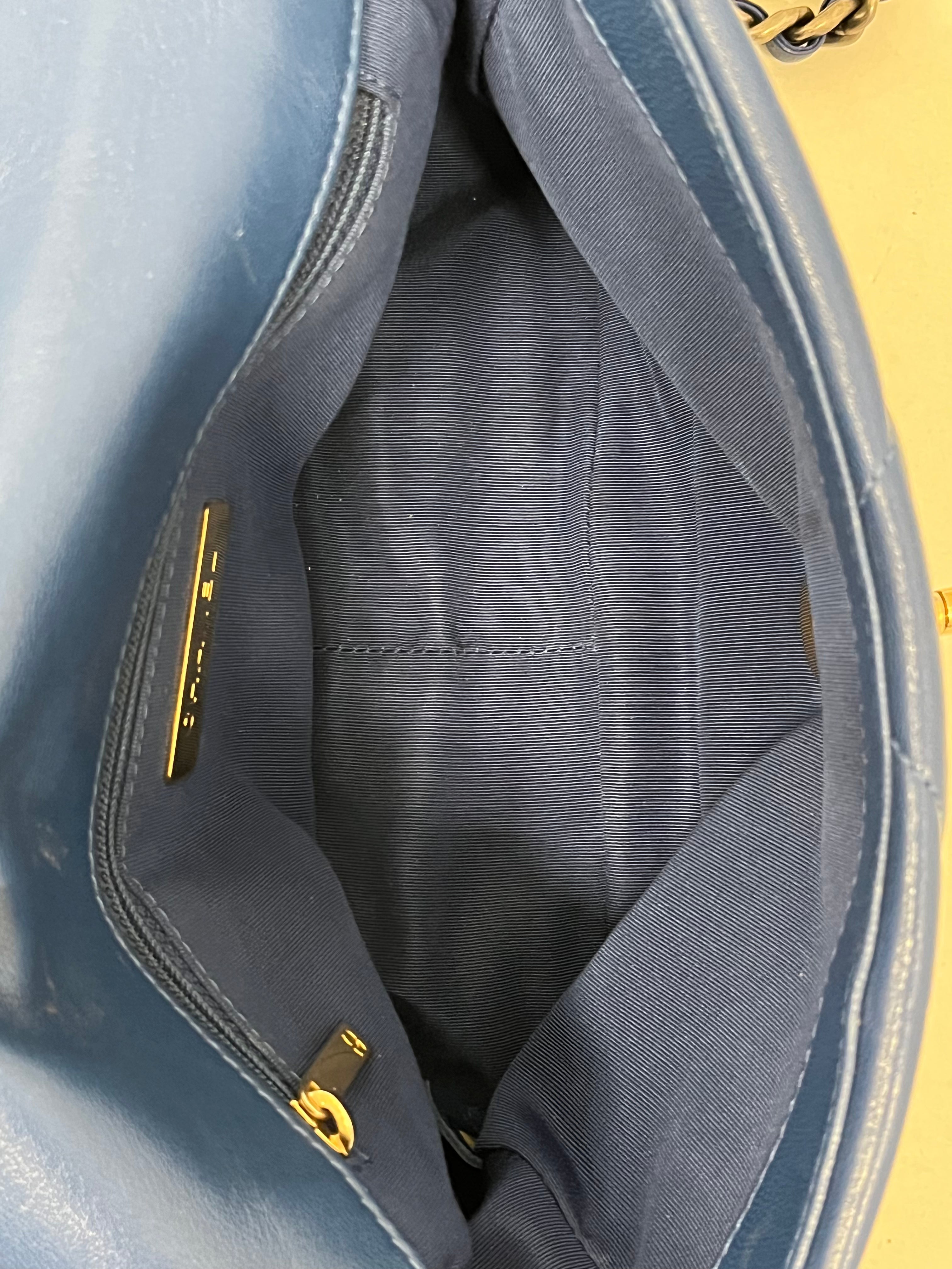 CHANEL/Cross Body Bag/Leather/BLU/19 FLAP BAG view 3